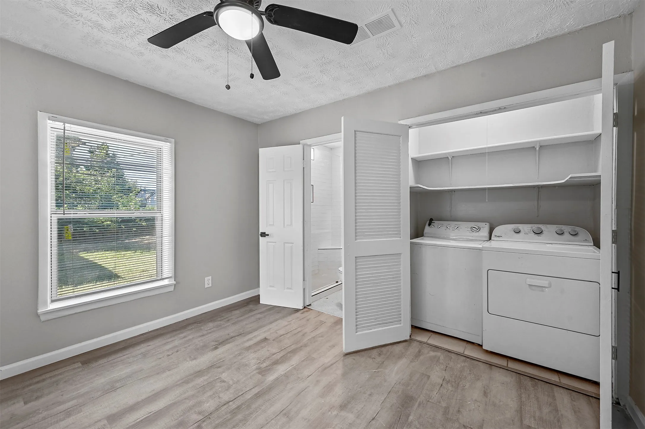 Single Family Residence For Rent in Dallas County , 3677 Rockdale Drive, Dallas, Texas 75220, 3 Bedroom, 3 Bathroom, Garage spaces, 1,510 Sqft, built in 1953, mls#21401513, Real Estate Agent in Dallas, Homes For Rent in Dallas county, Homes For Rent in Dallas, Realtor in Dallas Texas, Real Estate Brokerage Independent Realty Texas, Luminita Cordes Realtor
