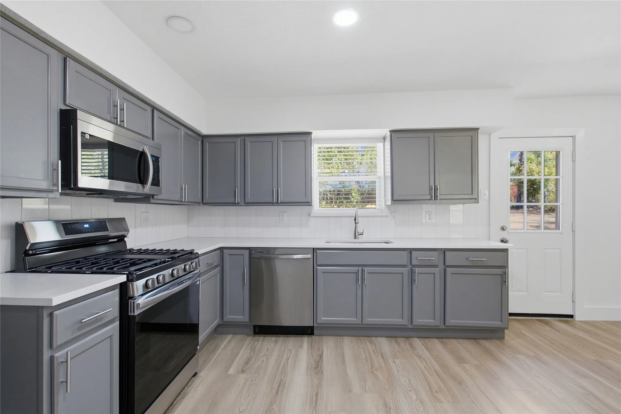Single Family Residence For Sale in Dallas County , 2615 North Parkway, Mesquite, Texas 75149, 4 Bedroom, 2 Bathroom, Garage spaces, 1,301 Sqft, built in 1964, mls#21400544, Real Estate Agent in Mesquite, Homes For Sale in Dallas county, Homes For Sale in Mesquite, Realtor in Mesquite Texas, Real Estate Brokerage Independent Realty Texas, Luminita Cordes Realtor