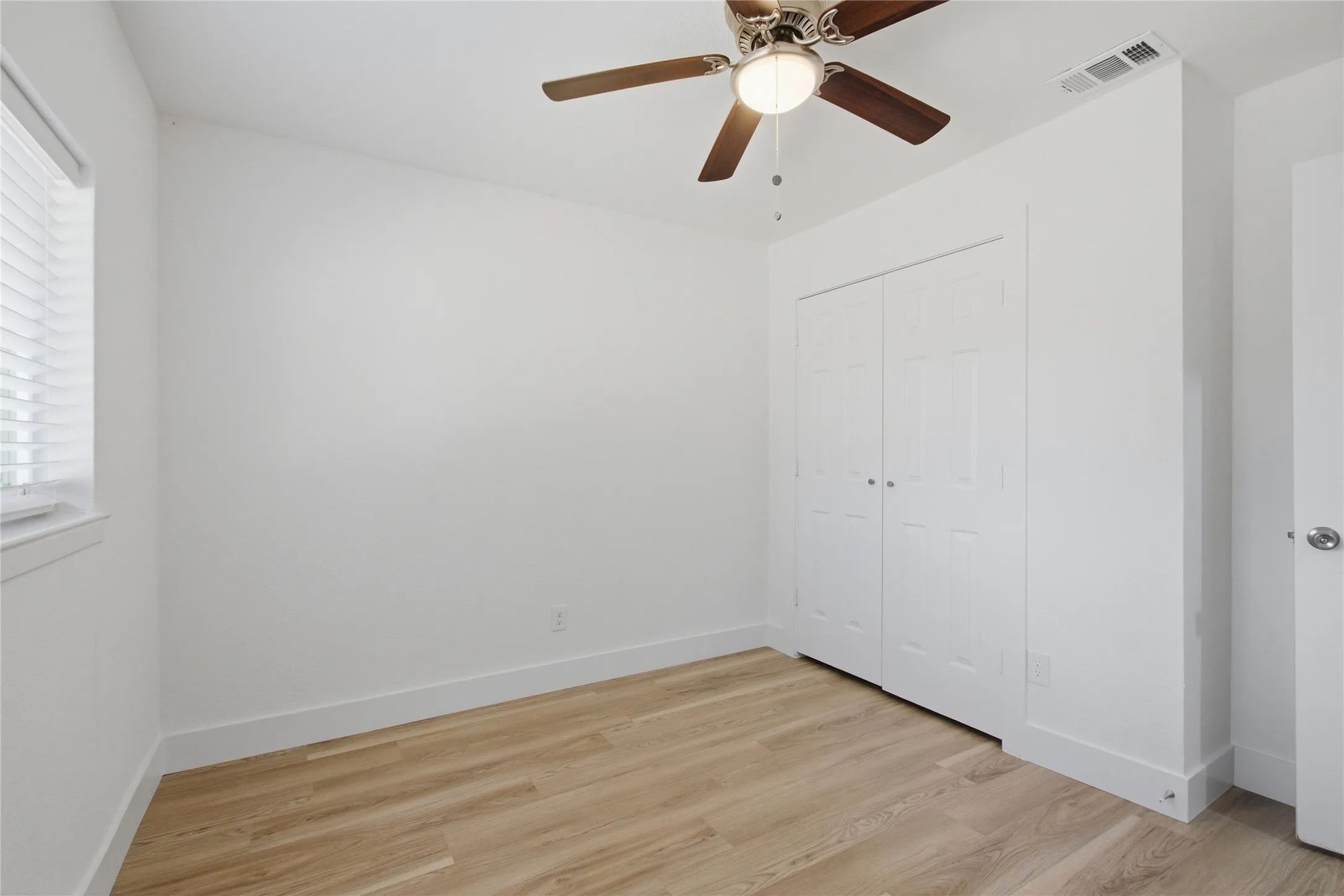 Single Family Residence For Sale in Dallas County , 2615 North Parkway, Mesquite, Texas 75149, 4 Bedroom, 2 Bathroom, Garage spaces, 1,301 Sqft, built in 1964, mls#21400544, Real Estate Agent in Mesquite, Homes For Sale in Dallas county, Homes For Sale in Mesquite, Realtor in Mesquite Texas, Real Estate Brokerage Independent Realty Texas, Luminita Cordes Realtor