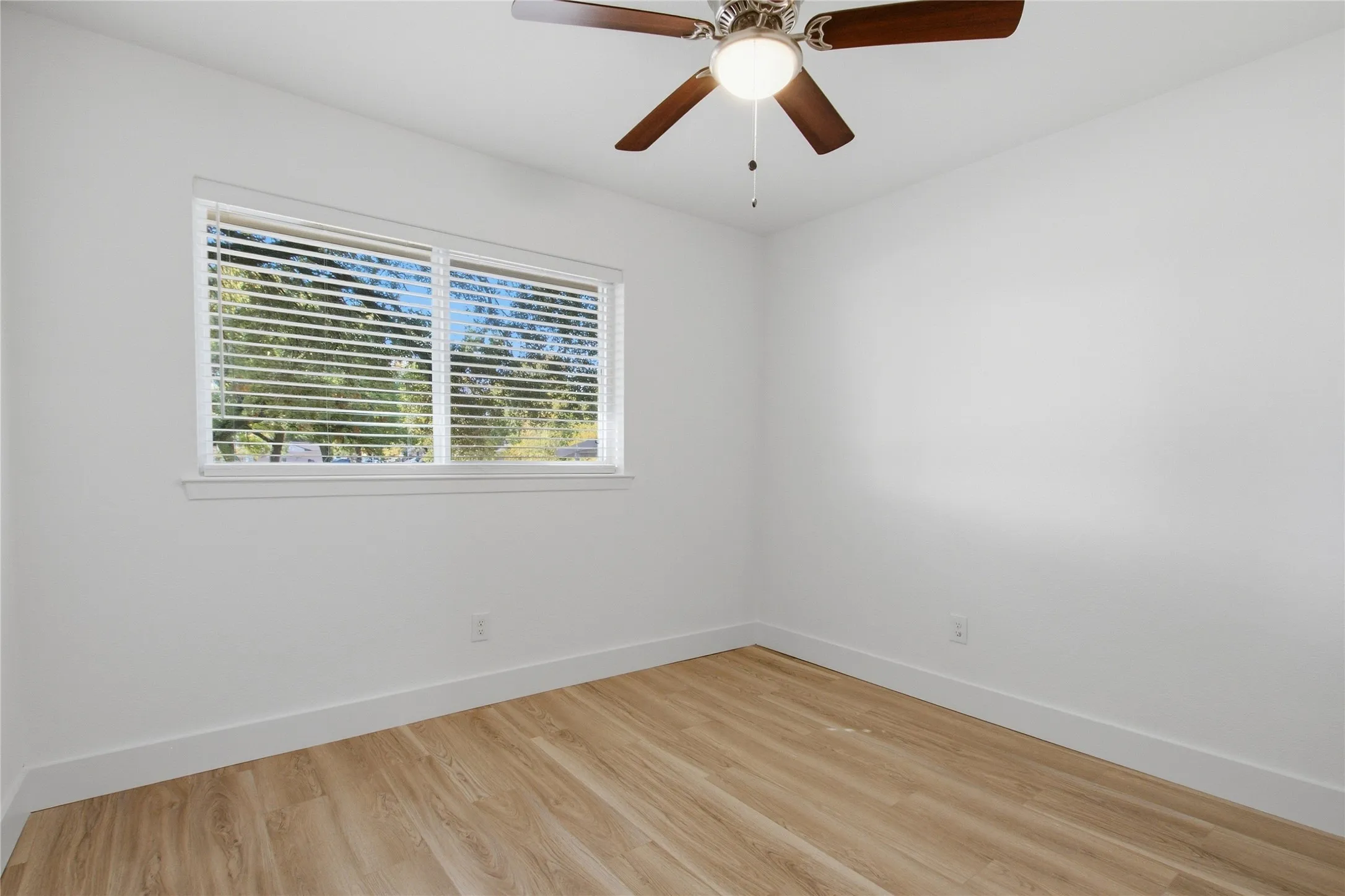 Single Family Residence For Sale in Dallas County , 2615 North Parkway, Mesquite, Texas 75149, 4 Bedroom, 2 Bathroom, Garage spaces, 1,301 Sqft, built in 1964, mls#21400544, Real Estate Agent in Mesquite, Homes For Sale in Dallas county, Homes For Sale in Mesquite, Realtor in Mesquite Texas, Real Estate Brokerage Independent Realty Texas, Luminita Cordes Realtor