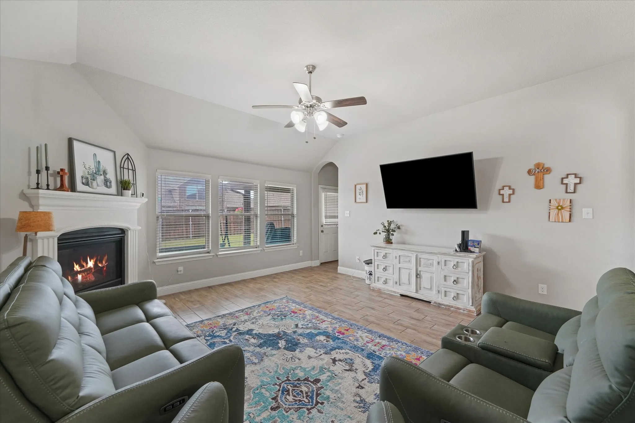 Single Family Residence For Rent in Rockwall County , 1790 Amalfi Drive, Mclendon Chisholm, Texas 75032, 4 Bedroom, 2 Bathroom, 2 Garage spaces, 2,073 Sqft, built in 2019, mls#21401522, Real Estate Agent in Mclendon Chisholm, Homes For Rent in Rockwall county, Homes For Rent in Mclendon Chisholm, Realtor in Mclendon Chisholm Texas, Real Estate Brokerage Independent Realty Texas, Luminita Cordes Realtor