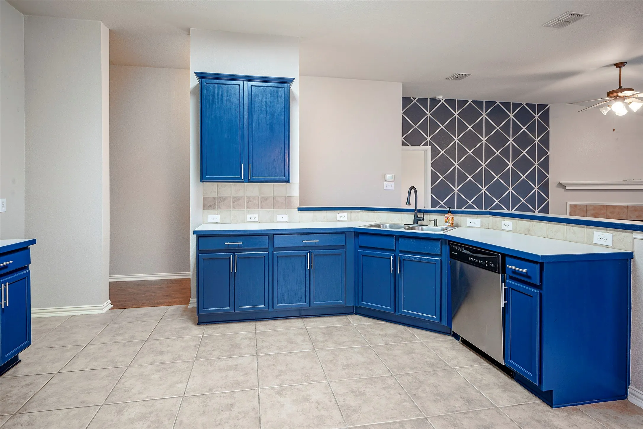 Single Family Residence For Rent in Denton County , 2728 Enchanted Eve Drive, Little Elm, Texas 75068, 4 Bedroom, 2 Bathroom, 2 Garage spaces, 1,980 Sqft, built in 2005, mls#21401502, Real Estate Agent in Little Elm, Homes For Rent in Denton county, Homes For Rent in Little Elm, Realtor in Little Elm Texas, Real Estate Brokerage Independent Realty Texas, Luminita Cordes Realtor