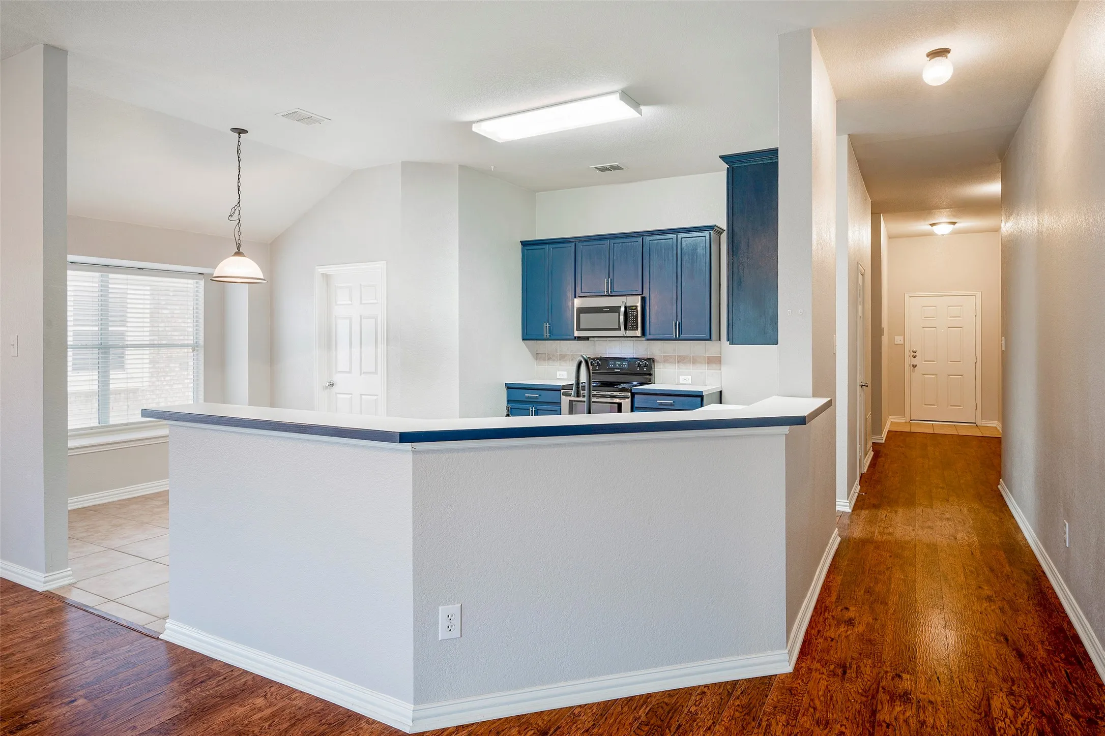 Single Family Residence For Rent in Denton County , 2728 Enchanted Eve Drive, Little Elm, Texas 75068, 4 Bedroom, 2 Bathroom, 2 Garage spaces, 1,980 Sqft, built in 2005, mls#21401502, Real Estate Agent in Little Elm, Homes For Rent in Denton county, Homes For Rent in Little Elm, Realtor in Little Elm Texas, Real Estate Brokerage Independent Realty Texas, Luminita Cordes Realtor