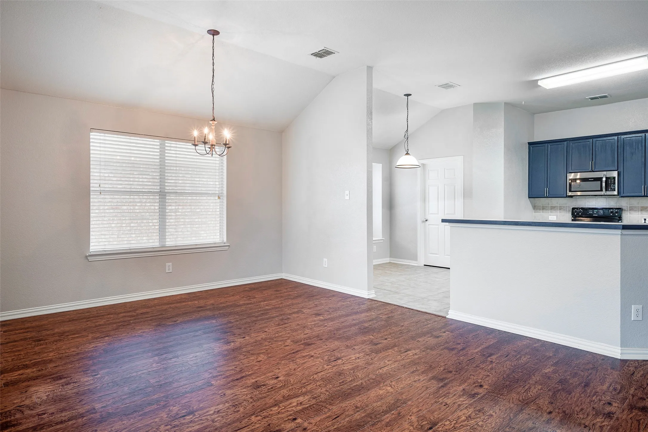 Single Family Residence For Rent in Denton County , 2728 Enchanted Eve Drive, Little Elm, Texas 75068, 4 Bedroom, 2 Bathroom, 2 Garage spaces, 1,980 Sqft, built in 2005, mls#21401502, Real Estate Agent in Little Elm, Homes For Rent in Denton county, Homes For Rent in Little Elm, Realtor in Little Elm Texas, Real Estate Brokerage Independent Realty Texas, Luminita Cordes Realtor