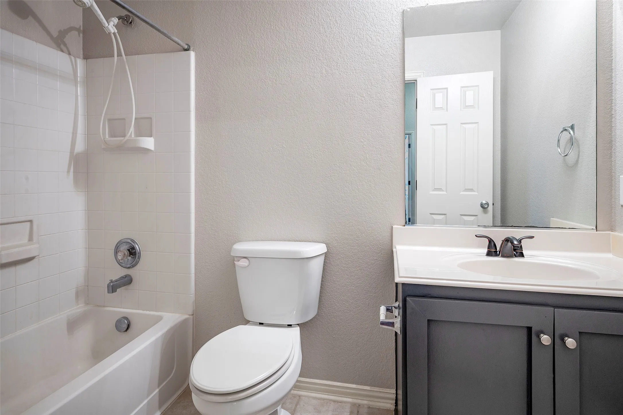 Single Family Residence For Rent in Denton County , 2728 Enchanted Eve Drive, Little Elm, Texas 75068, 4 Bedroom, 2 Bathroom, 2 Garage spaces, 1,980 Sqft, built in 2005, mls#21401502, Real Estate Agent in Little Elm, Homes For Rent in Denton county, Homes For Rent in Little Elm, Realtor in Little Elm Texas, Real Estate Brokerage Independent Realty Texas, Luminita Cordes Realtor
