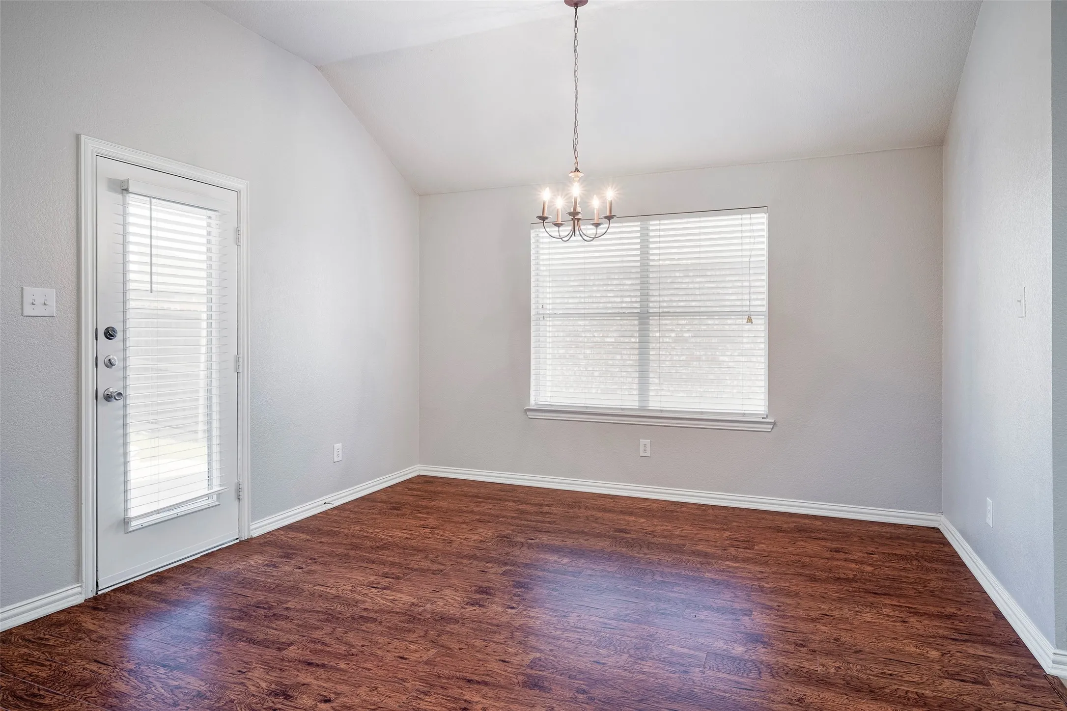 Single Family Residence For Rent in Denton County , 2728 Enchanted Eve Drive, Little Elm, Texas 75068, 4 Bedroom, 2 Bathroom, 2 Garage spaces, 1,980 Sqft, built in 2005, mls#21401502, Real Estate Agent in Little Elm, Homes For Rent in Denton county, Homes For Rent in Little Elm, Realtor in Little Elm Texas, Real Estate Brokerage Independent Realty Texas, Luminita Cordes Realtor