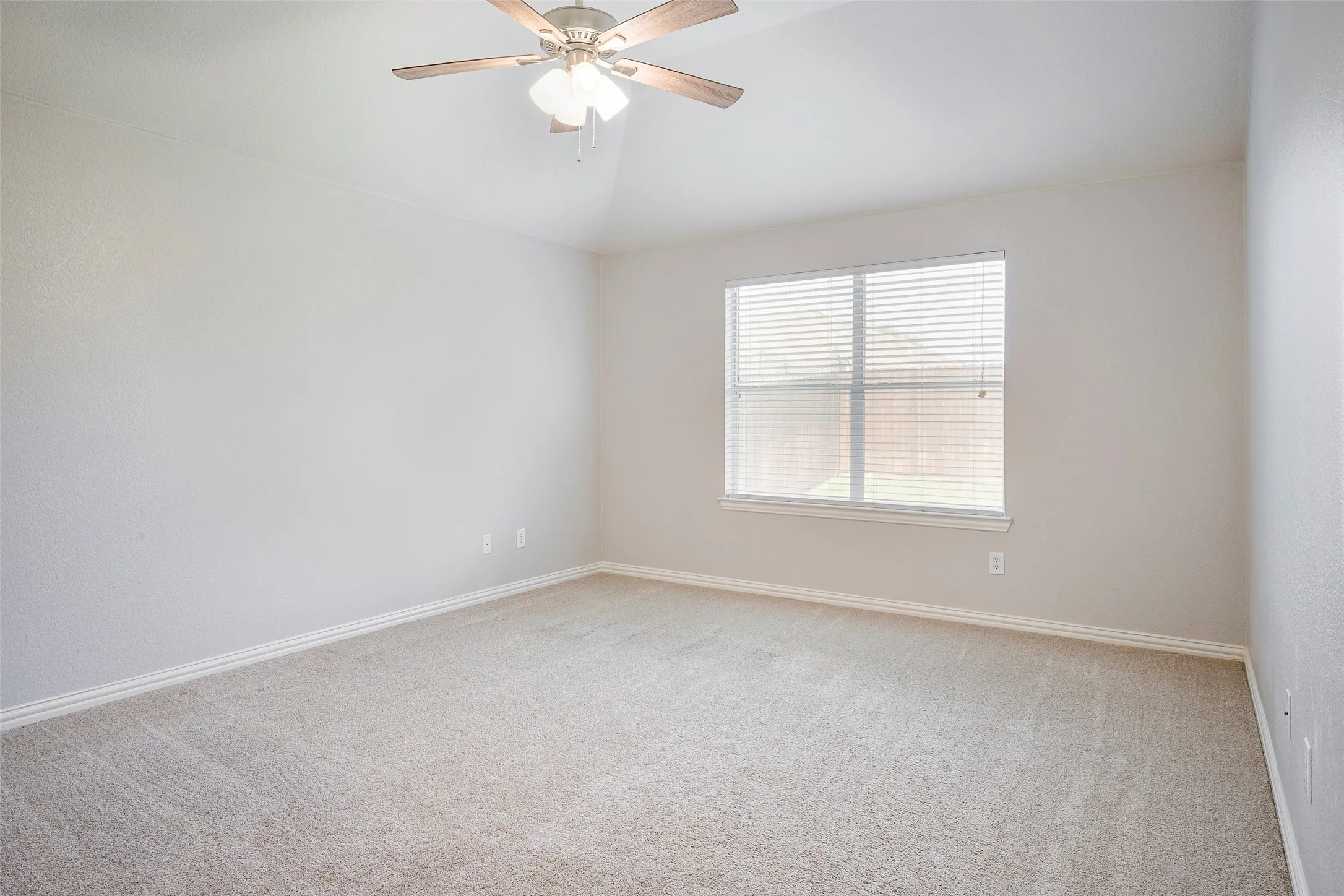 Single Family Residence For Rent in Denton County , 2728 Enchanted Eve Drive, Little Elm, Texas 75068, 4 Bedroom, 2 Bathroom, 2 Garage spaces, 1,980 Sqft, built in 2005, mls#21401502, Real Estate Agent in Little Elm, Homes For Rent in Denton county, Homes For Rent in Little Elm, Realtor in Little Elm Texas, Real Estate Brokerage Independent Realty Texas, Luminita Cordes Realtor