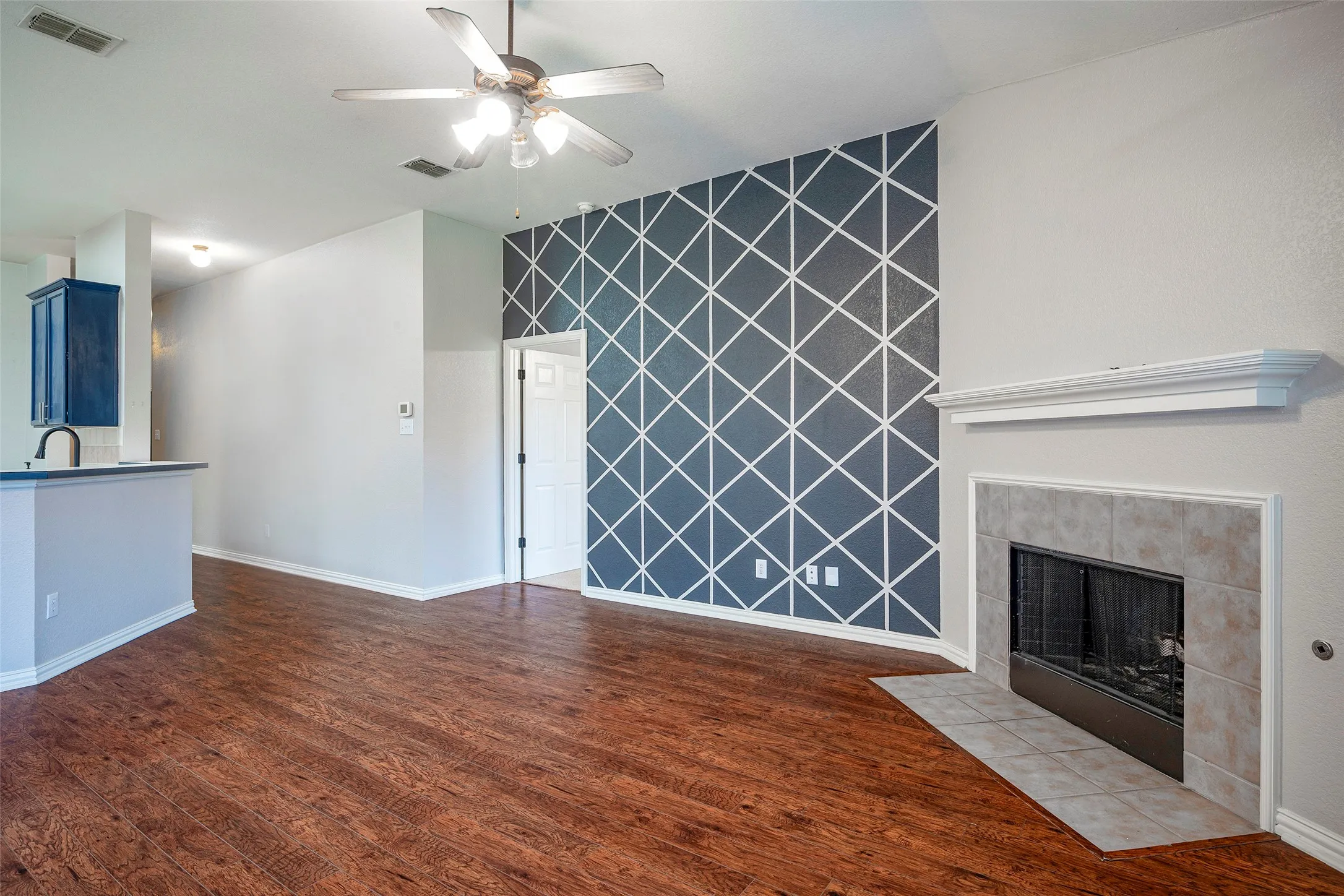 Single Family Residence For Rent in Denton County , 2728 Enchanted Eve Drive, Little Elm, Texas 75068, 4 Bedroom, 2 Bathroom, 2 Garage spaces, 1,980 Sqft, built in 2005, mls#21401502, Real Estate Agent in Little Elm, Homes For Rent in Denton county, Homes For Rent in Little Elm, Realtor in Little Elm Texas, Real Estate Brokerage Independent Realty Texas, Luminita Cordes Realtor
