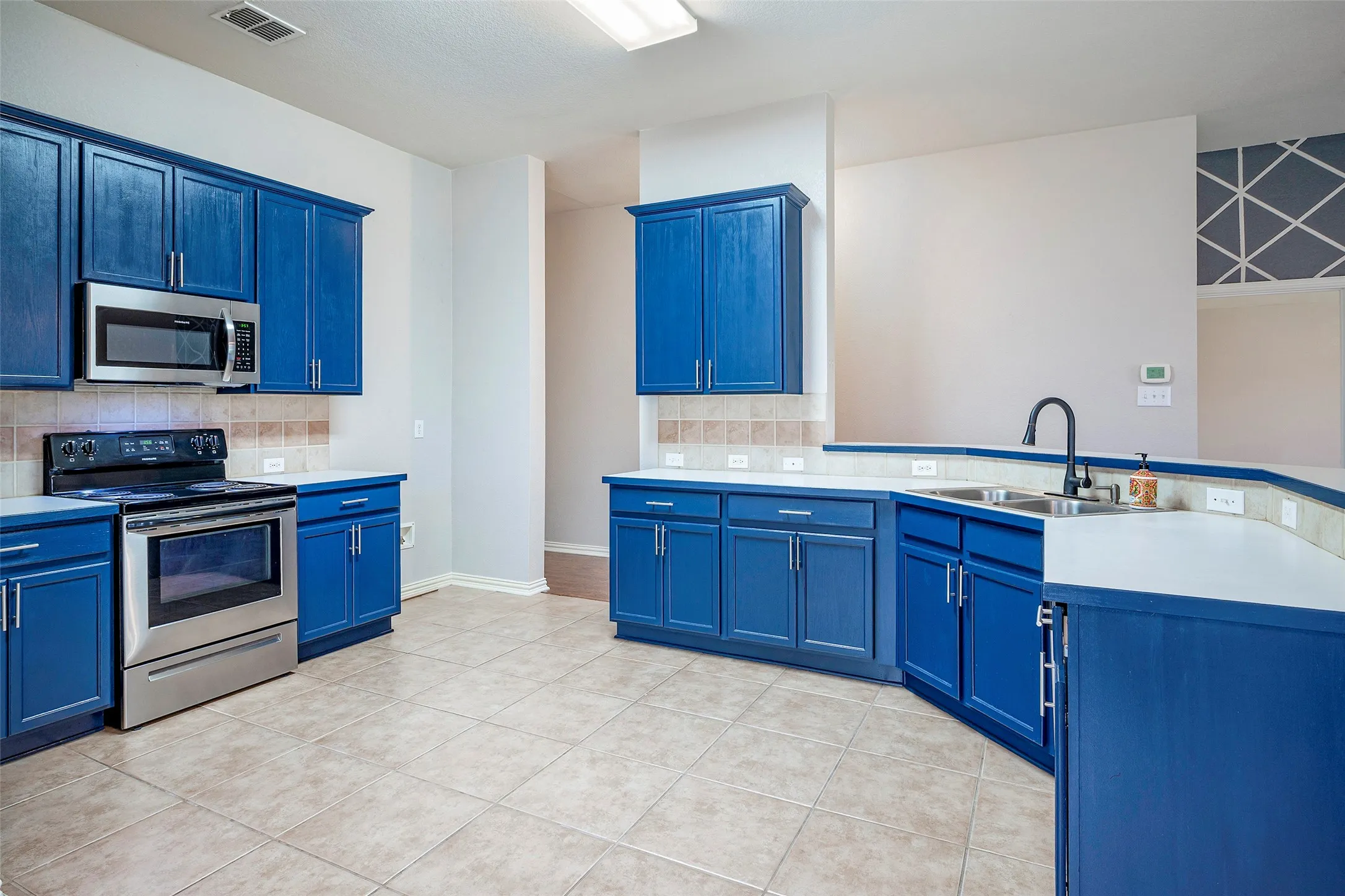 Single Family Residence For Rent in Denton County , 2728 Enchanted Eve Drive, Little Elm, Texas 75068, 4 Bedroom, 2 Bathroom, 2 Garage spaces, 1,980 Sqft, built in 2005, mls#21401502, Real Estate Agent in Little Elm, Homes For Rent in Denton county, Homes For Rent in Little Elm, Realtor in Little Elm Texas, Real Estate Brokerage Independent Realty Texas, Luminita Cordes Realtor