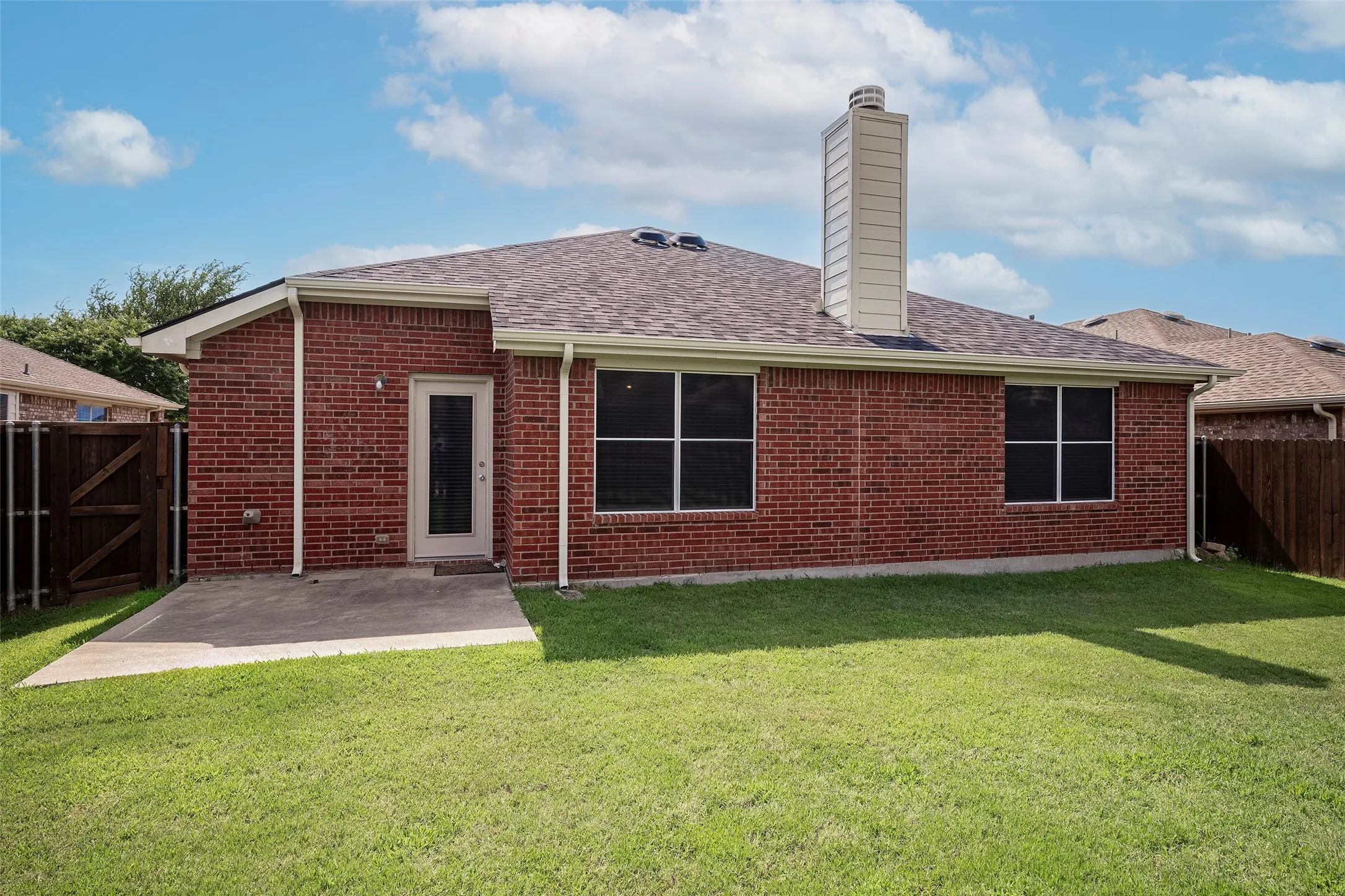 Single Family Residence For Rent in Denton County , 2728 Enchanted Eve Drive, Little Elm, Texas 75068, 4 Bedroom, 2 Bathroom, 2 Garage spaces, 1,980 Sqft, built in 2005, mls#21401502, Real Estate Agent in Little Elm, Homes For Rent in Denton county, Homes For Rent in Little Elm, Realtor in Little Elm Texas, Real Estate Brokerage Independent Realty Texas, Luminita Cordes Realtor