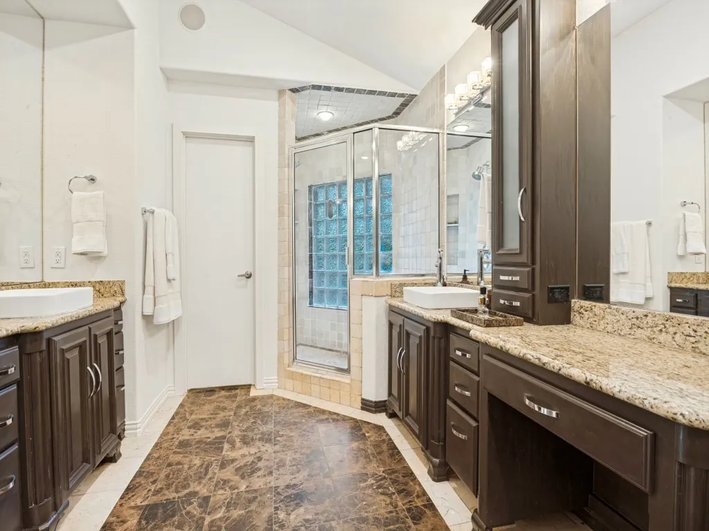 Single Family Residence For Sale in Dallas County , 10314 Sherbrook Lane, Dallas, Texas 75229, 4 Bedroom, 3 Bathroom, 2 Garage spaces, 2,592 Sqft, built in 1955, mls#21401527, Real Estate Agent in Dallas, Homes For Sale in Dallas county, Homes For Sale in Dallas, Realtor in Dallas Texas, Real Estate Brokerage Independent Realty Texas, Luminita Cordes Realtor