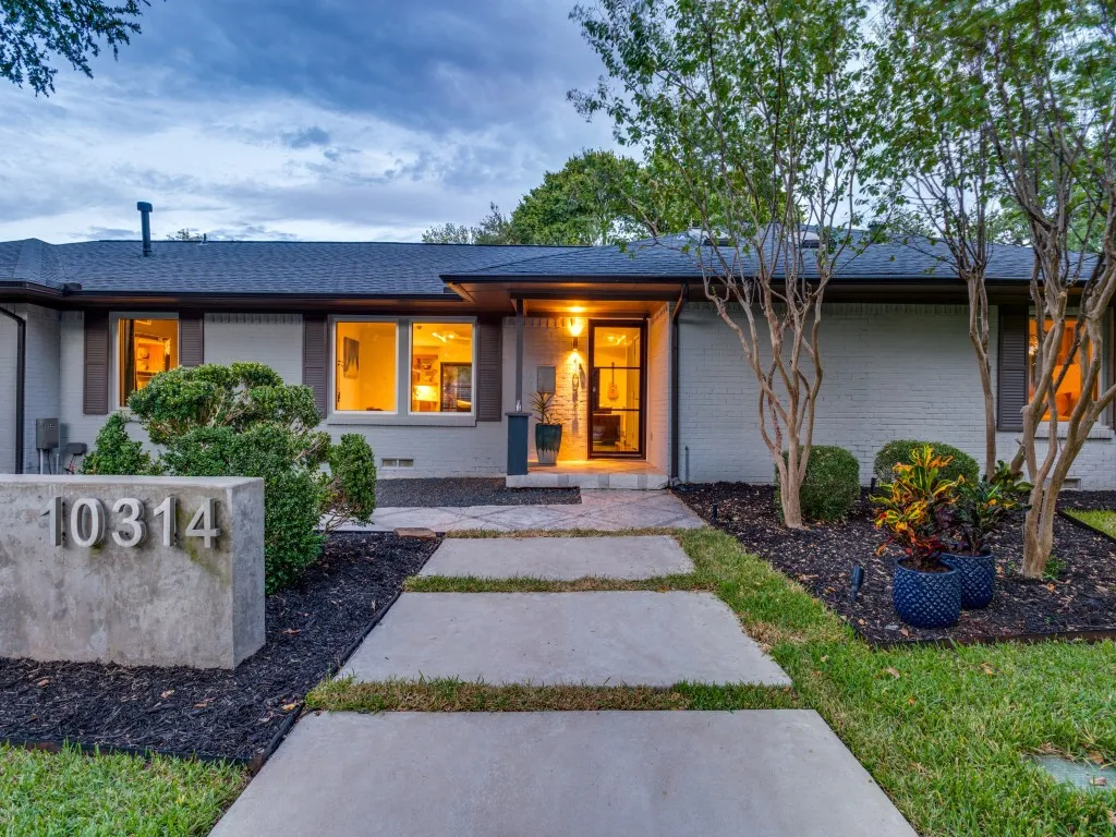 Single Family Residence For Sale