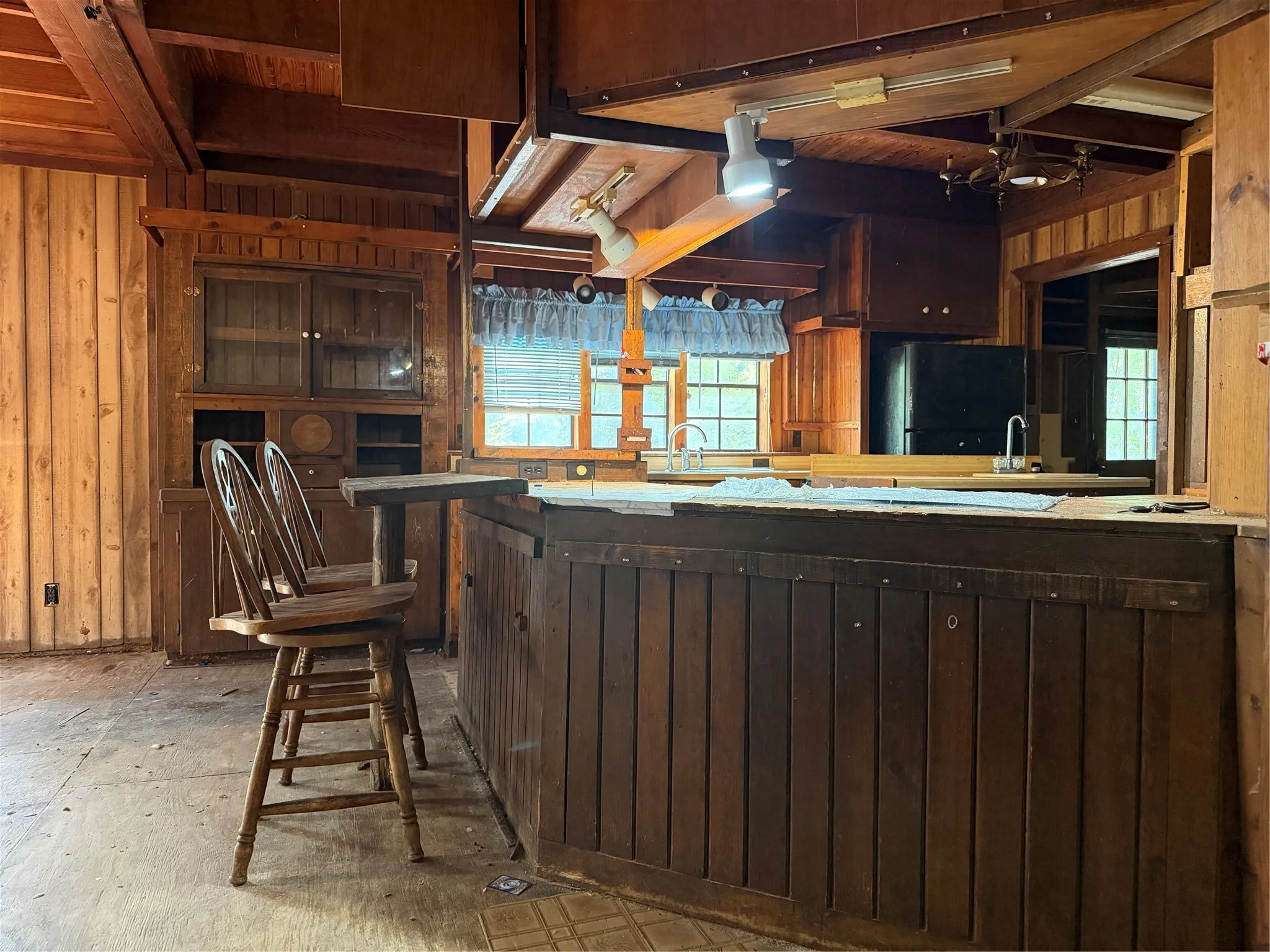 Single Family Residence For Sale in Grayson County , 129 Old Ida Road, Sherman, Texas 75090, 5 Bedroom, 2 Bathroom, Garage spaces, 2,436 Sqft, built in 1984, mls#21401147, Real Estate Agent in Sherman, Homes For Sale in Grayson county, Homes For Sale in Sherman, Realtor in Sherman Texas, Real Estate Brokerage Independent Realty Texas, Luminita Cordes Realtor