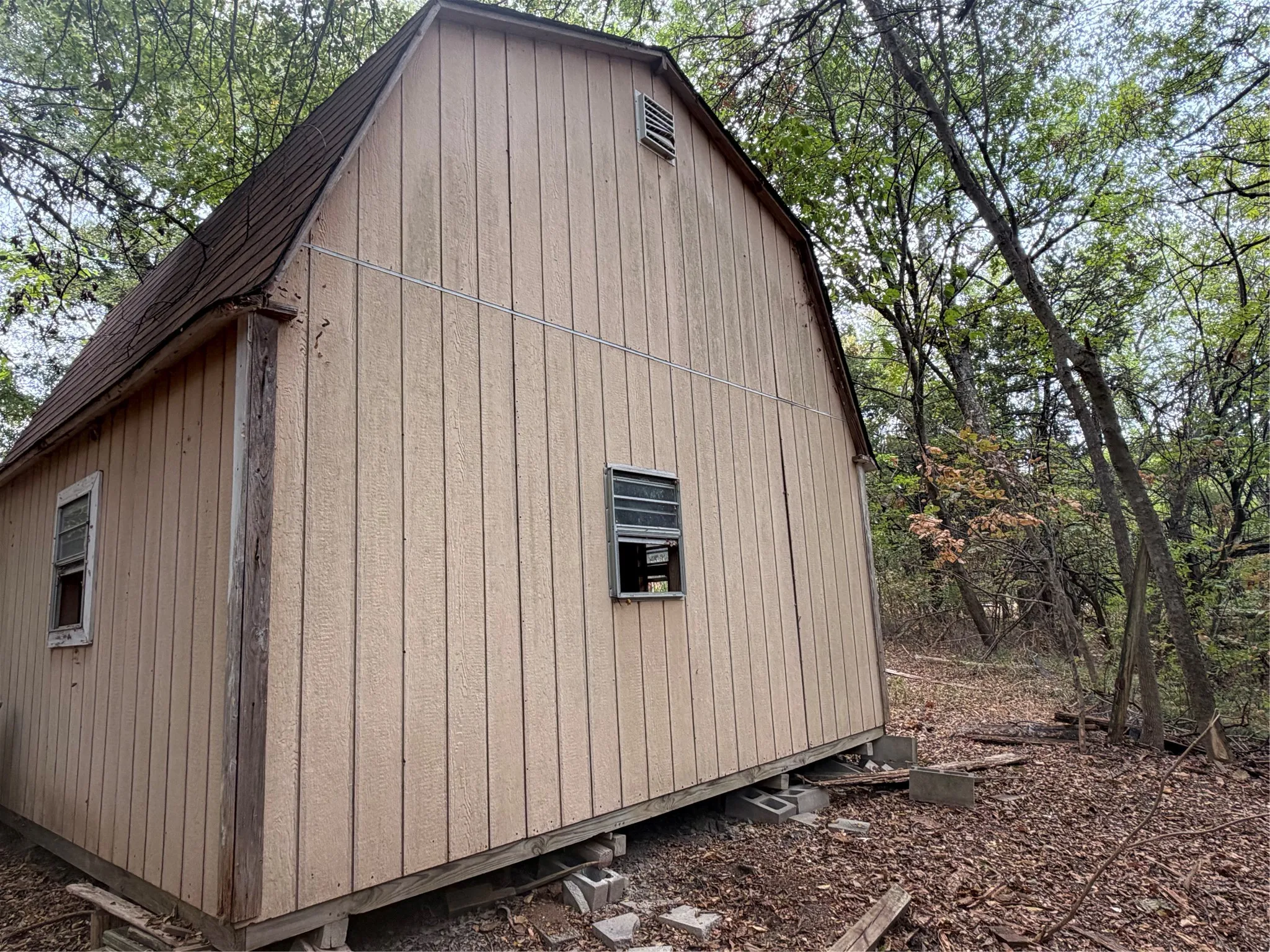 Single Family Residence For Sale in Grayson County , 129 Old Ida Road, Sherman, Texas 75090, 5 Bedroom, 2 Bathroom, Garage spaces, 2,436 Sqft, built in 1984, mls#21401147, Real Estate Agent in Sherman, Homes For Sale in Grayson county, Homes For Sale in Sherman, Realtor in Sherman Texas, Real Estate Brokerage Independent Realty Texas, Luminita Cordes Realtor