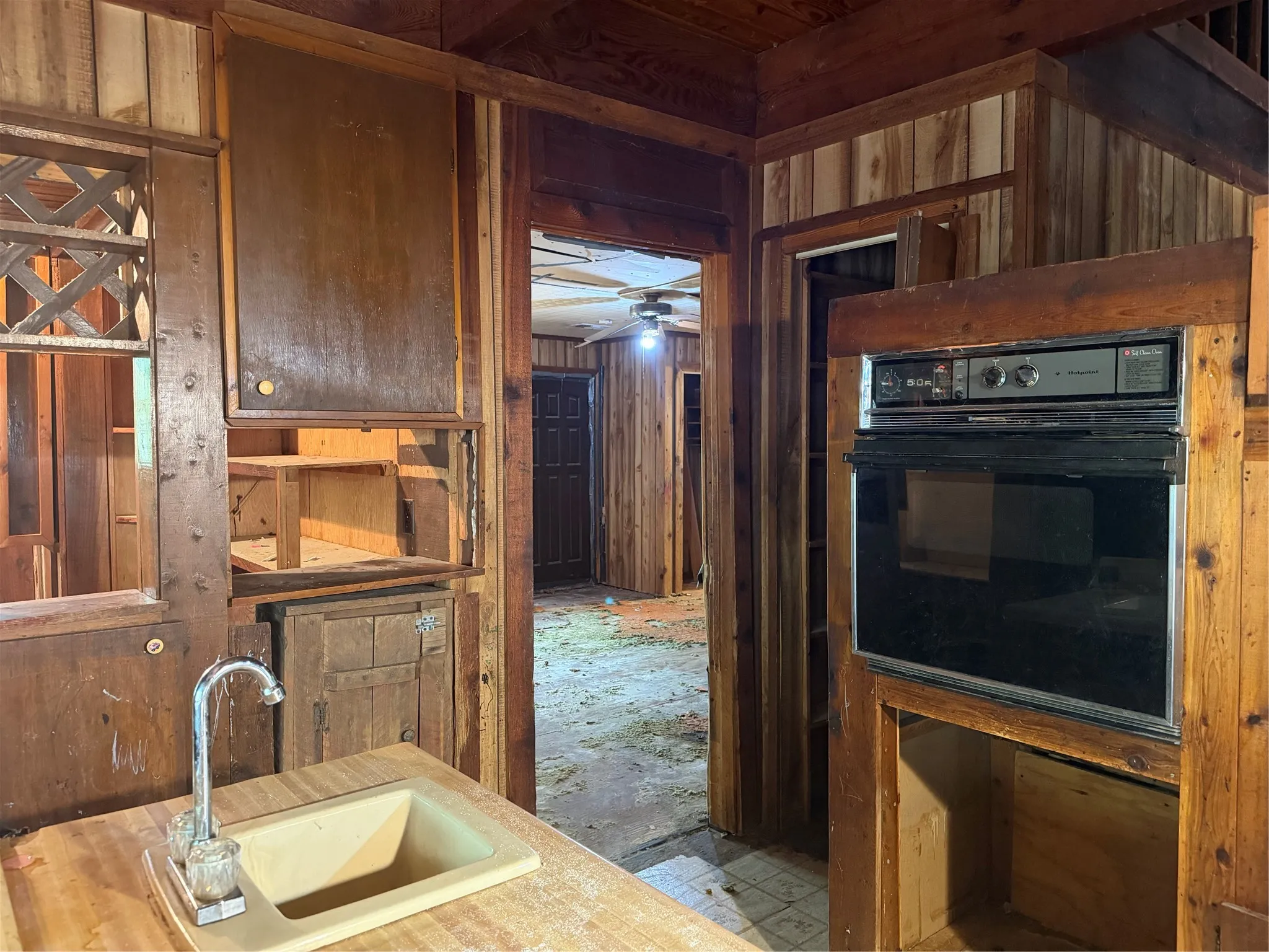 Single Family Residence For Sale in Grayson County , 129 Old Ida Road, Sherman, Texas 75090, 5 Bedroom, 2 Bathroom, Garage spaces, 2,436 Sqft, built in 1984, mls#21401147, Real Estate Agent in Sherman, Homes For Sale in Grayson county, Homes For Sale in Sherman, Realtor in Sherman Texas, Real Estate Brokerage Independent Realty Texas, Luminita Cordes Realtor