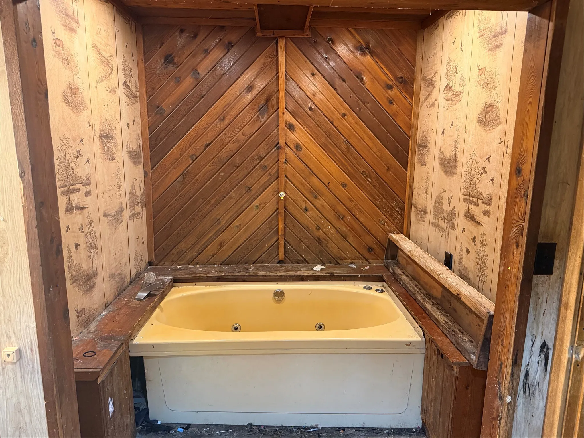 Single Family Residence For Sale in Grayson County , 129 Old Ida Road, Sherman, Texas 75090, 5 Bedroom, 2 Bathroom, Garage spaces, 2,436 Sqft, built in 1984, mls#21401147, Real Estate Agent in Sherman, Homes For Sale in Grayson county, Homes For Sale in Sherman, Realtor in Sherman Texas, Real Estate Brokerage Independent Realty Texas, Luminita Cordes Realtor