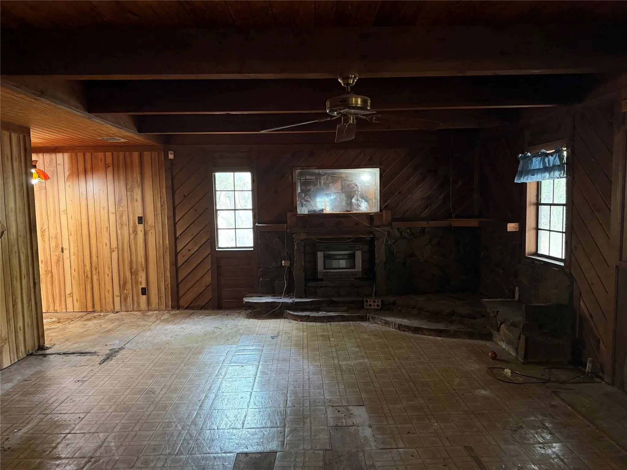 Single Family Residence For Sale in Grayson County , 129 Old Ida Road, Sherman, Texas 75090, 5 Bedroom, 2 Bathroom, Garage spaces, 2,436 Sqft, built in 1984, mls#21401147, Real Estate Agent in Sherman, Homes For Sale in Grayson county, Homes For Sale in Sherman, Realtor in Sherman Texas, Real Estate Brokerage Independent Realty Texas, Luminita Cordes Realtor
