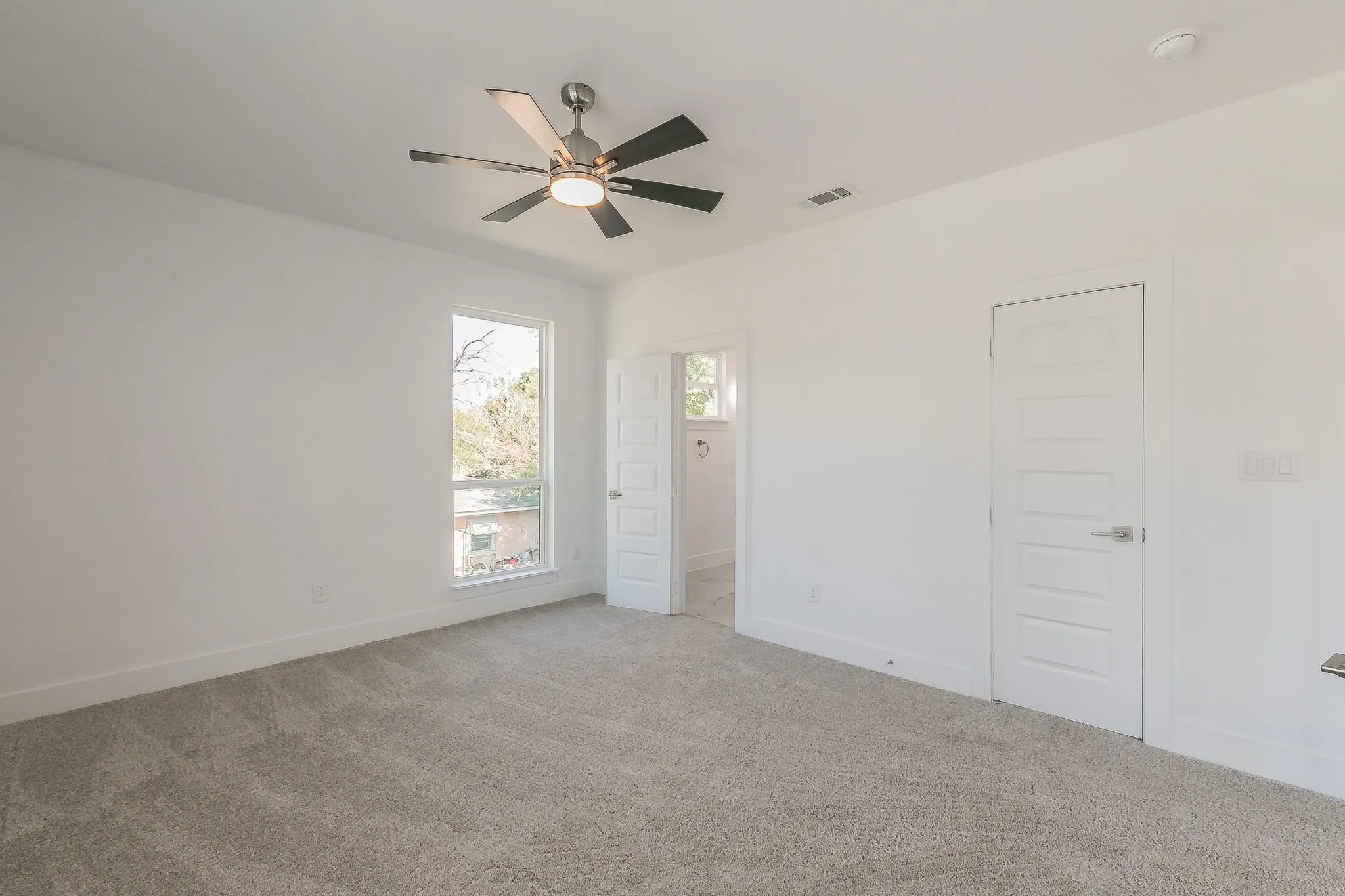 Single Family Residence For Sale in Dallas County , 3908 Vilbig Road, Dallas, Texas 75212, 4 Bedroom, 4 Bathroom, 1 Garage spaces, 3,061 Sqft, built in 2022, mls#21401533, Real Estate Agent in Dallas, Homes For Sale in Dallas county, Homes For Sale in Dallas, Realtor in Dallas Texas, Real Estate Brokerage Independent Realty Texas, Luminita Cordes Realtor