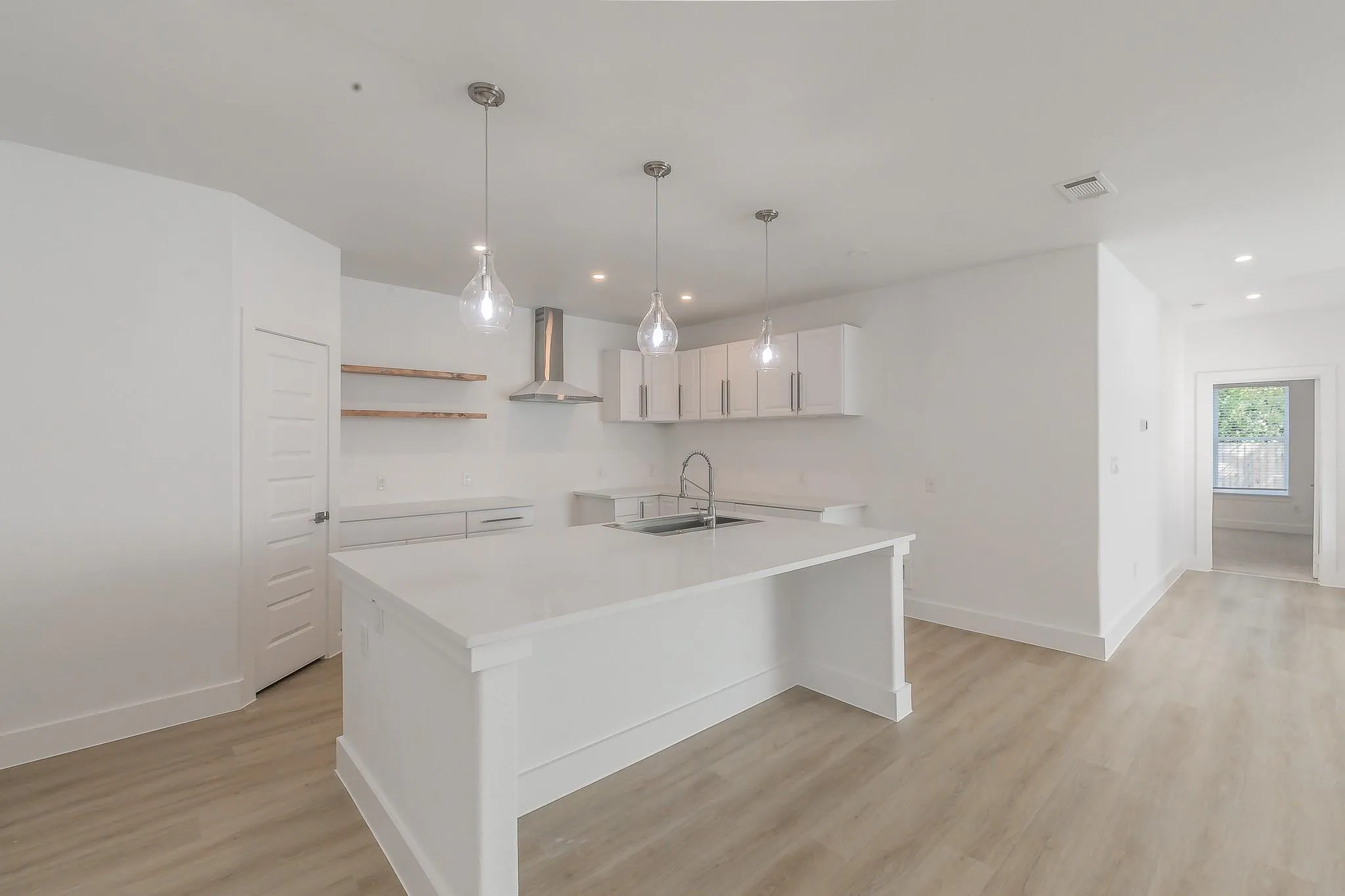 Single Family Residence For Sale in Dallas County , 3908 Vilbig Road, Dallas, Texas 75212, 4 Bedroom, 4 Bathroom, 1 Garage spaces, 3,061 Sqft, built in 2022, mls#21401533, Real Estate Agent in Dallas, Homes For Sale in Dallas county, Homes For Sale in Dallas, Realtor in Dallas Texas, Real Estate Brokerage Independent Realty Texas, Luminita Cordes Realtor