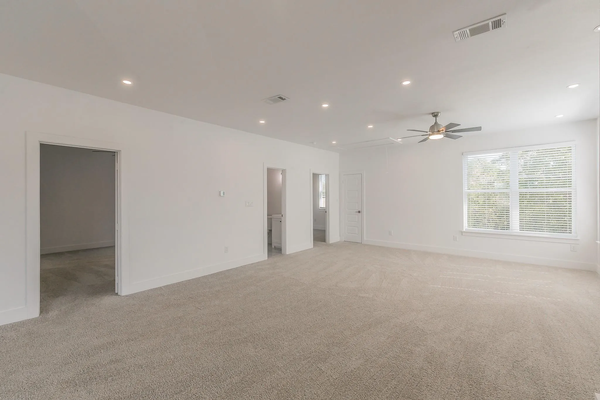 Single Family Residence For Sale in Dallas County , 3908 Vilbig Road, Dallas, Texas 75212, 4 Bedroom, 4 Bathroom, 1 Garage spaces, 3,061 Sqft, built in 2022, mls#21401533, Real Estate Agent in Dallas, Homes For Sale in Dallas county, Homes For Sale in Dallas, Realtor in Dallas Texas, Real Estate Brokerage Independent Realty Texas, Luminita Cordes Realtor