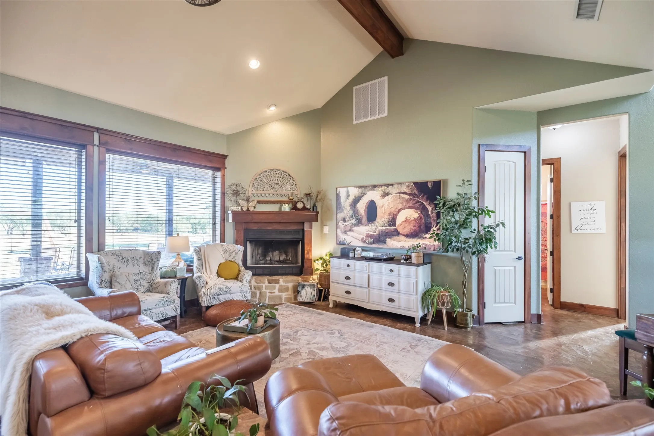 Single Family Residence For Sale in Taylor County , 7642 Spinks Road, Abilene, Texas 79603, 3 Bedroom, 2 Bathroom, 2 Garage spaces, 2,059 Sqft, built in 2008, mls#21401146, Real Estate Agent in Abilene, Homes For Sale in Taylor county, Homes For Sale in Abilene, Realtor in Abilene Texas, Real Estate Brokerage Independent Realty Texas, Luminita Cordes Realtor