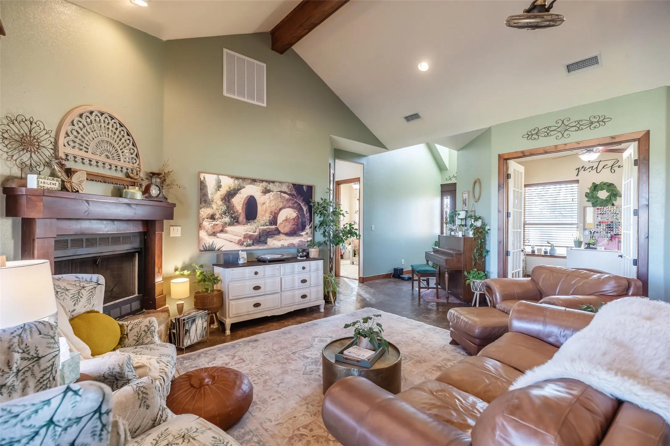 Single Family Residence For Sale in Taylor County , 7642 Spinks Road, Abilene, Texas 79603, 3 Bedroom, 2 Bathroom, 2 Garage spaces, 2,059 Sqft, built in 2008, mls#21401146, Real Estate Agent in Abilene, Homes For Sale in Taylor county, Homes For Sale in Abilene, Realtor in Abilene Texas, Real Estate Brokerage Independent Realty Texas, Luminita Cordes Realtor
