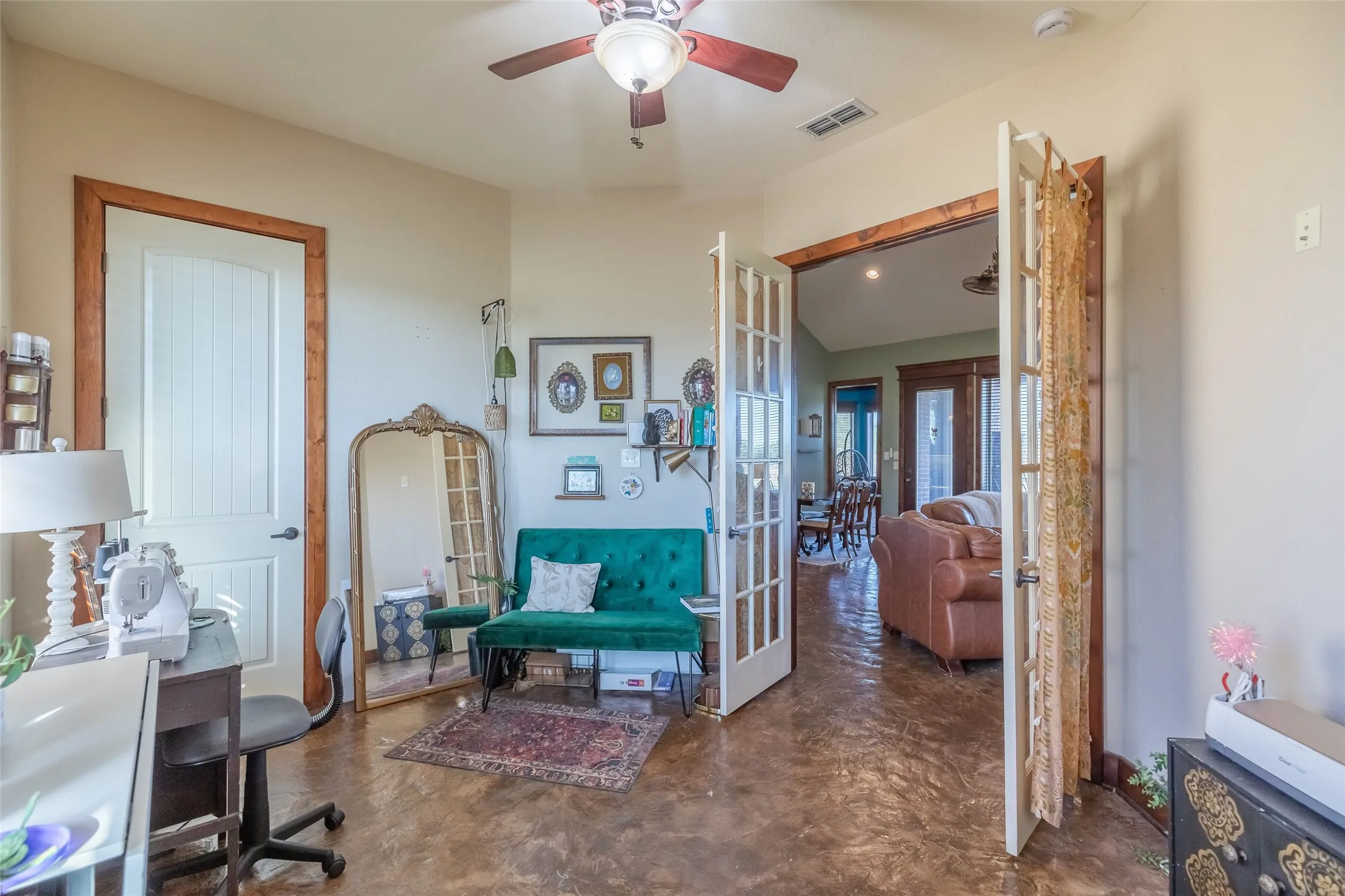 Single Family Residence For Sale in Taylor County , 7642 Spinks Road, Abilene, Texas 79603, 3 Bedroom, 2 Bathroom, 2 Garage spaces, 2,059 Sqft, built in 2008, mls#21401146, Real Estate Agent in Abilene, Homes For Sale in Taylor county, Homes For Sale in Abilene, Realtor in Abilene Texas, Real Estate Brokerage Independent Realty Texas, Luminita Cordes Realtor