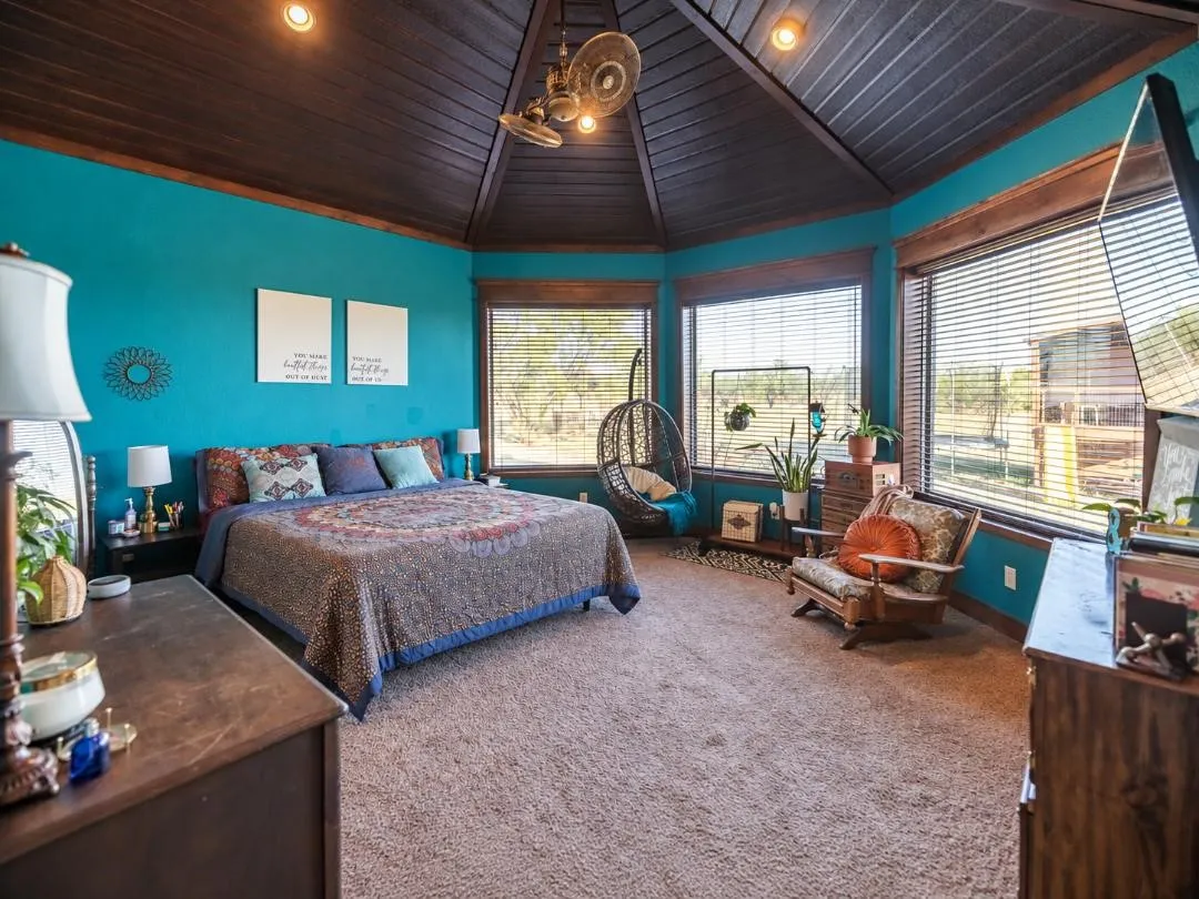 Single Family Residence For Sale in Taylor County , 7642 Spinks Road, Abilene, Texas 79603, 3 Bedroom, 2 Bathroom, 2 Garage spaces, 2,059 Sqft, built in 2008, mls#21401146, Real Estate Agent in Abilene, Homes For Sale in Taylor county, Homes For Sale in Abilene, Realtor in Abilene Texas, Real Estate Brokerage Independent Realty Texas, Luminita Cordes Realtor
