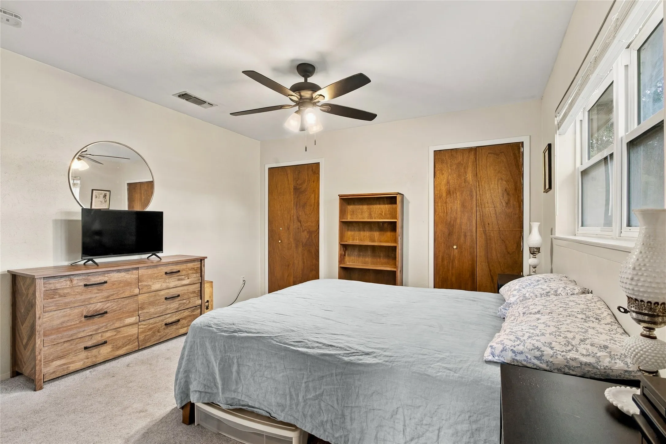 Single Family Residence For Sale in Tarrant County , 1117 Cozby Street E, Benbrook, Texas 76126, 3 Bedroom, 2 Bathroom, 2 Garage spaces, 1,430 Sqft, built in 1969, mls#21400375, Real Estate Agent in Benbrook, Homes For Sale in Tarrant county, Homes For Sale in Benbrook, Realtor in Benbrook Texas, Real Estate Brokerage Independent Realty Texas, Luminita Cordes Realtor