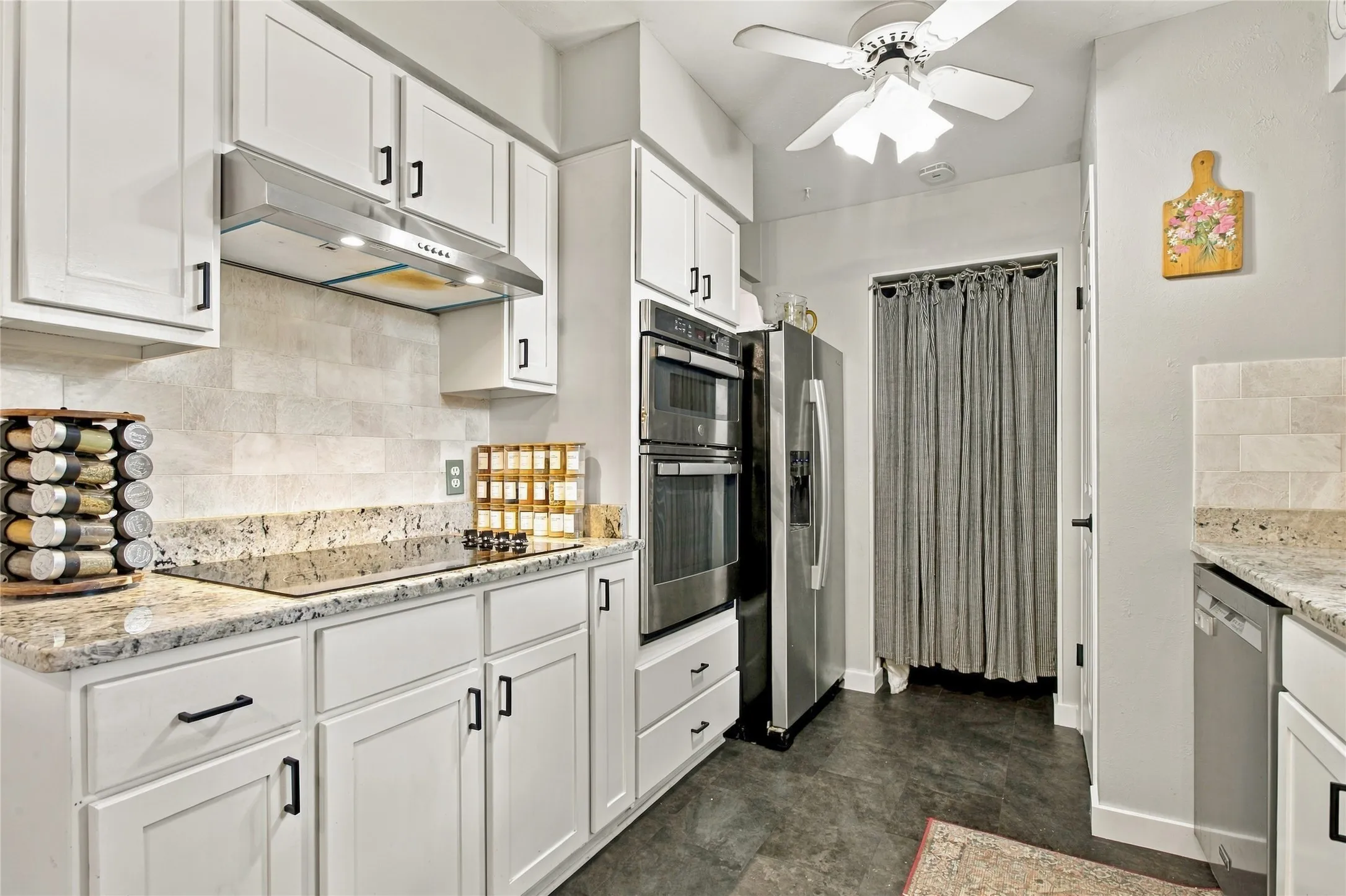 Single Family Residence For Sale in Tarrant County , 1117 Cozby Street E, Benbrook, Texas 76126, 3 Bedroom, 2 Bathroom, 2 Garage spaces, 1,430 Sqft, built in 1969, mls#21400375, Real Estate Agent in Benbrook, Homes For Sale in Tarrant county, Homes For Sale in Benbrook, Realtor in Benbrook Texas, Real Estate Brokerage Independent Realty Texas, Luminita Cordes Realtor