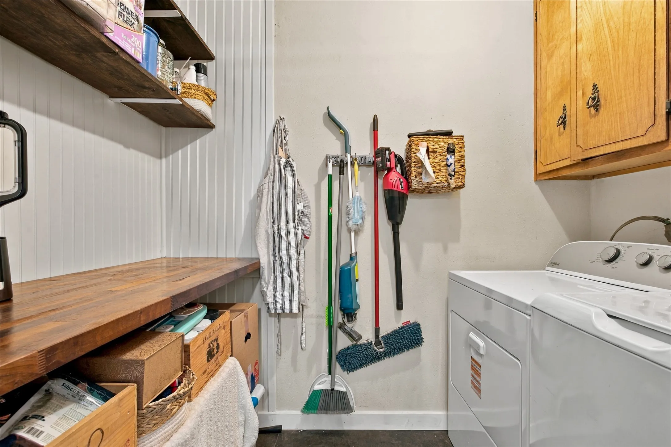 Single Family Residence For Sale in Tarrant County , 1117 Cozby Street E, Benbrook, Texas 76126, 3 Bedroom, 2 Bathroom, 2 Garage spaces, 1,430 Sqft, built in 1969, mls#21400375, Real Estate Agent in Benbrook, Homes For Sale in Tarrant county, Homes For Sale in Benbrook, Realtor in Benbrook Texas, Real Estate Brokerage Independent Realty Texas, Luminita Cordes Realtor