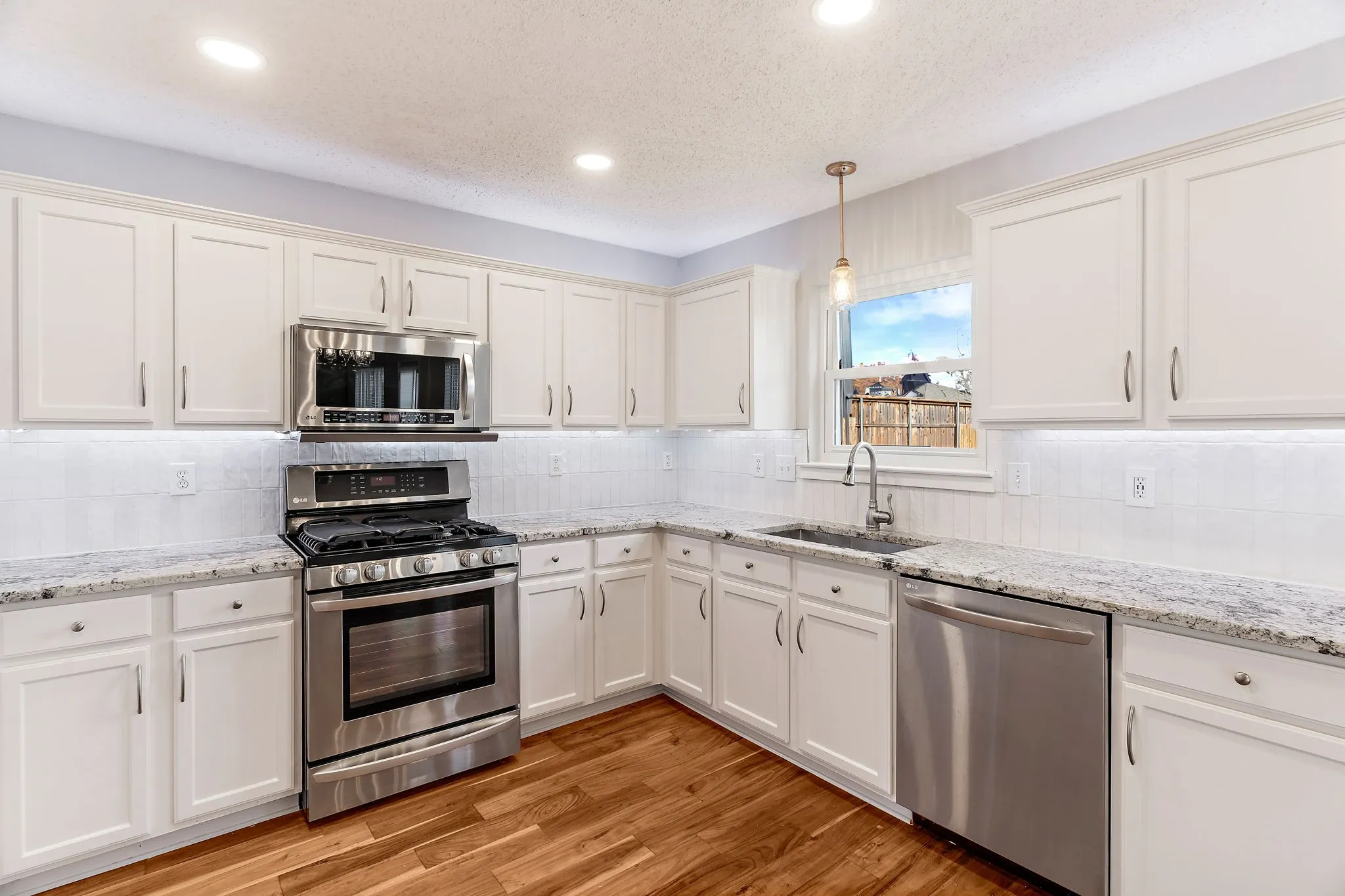 Single Family Residence For Rent in Collin County , 1000 Desperado Drive, Murphy, Texas 75094, 3 Bedroom, 3 Bathroom, 2 Garage spaces, 2,674 Sqft, built in 2001, mls#21400417, Real Estate Agent in Murphy, Homes For Rent in Collin county, Homes For Rent in Murphy, Realtor in Murphy Texas, Real Estate Brokerage Independent Realty Texas, Luminita Cordes Realtor
