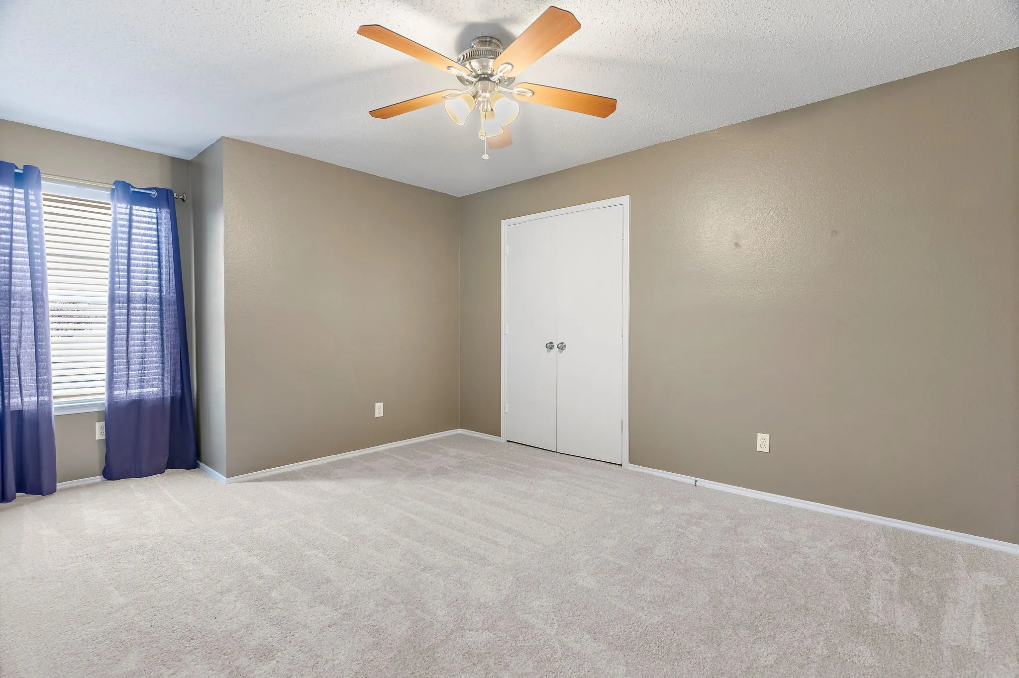 Single Family Residence For Rent in Collin County , 1000 Desperado Drive, Murphy, Texas 75094, 3 Bedroom, 3 Bathroom, 2 Garage spaces, 2,674 Sqft, built in 2001, mls#21400417, Real Estate Agent in Murphy, Homes For Rent in Collin county, Homes For Rent in Murphy, Realtor in Murphy Texas, Real Estate Brokerage Independent Realty Texas, Luminita Cordes Realtor
