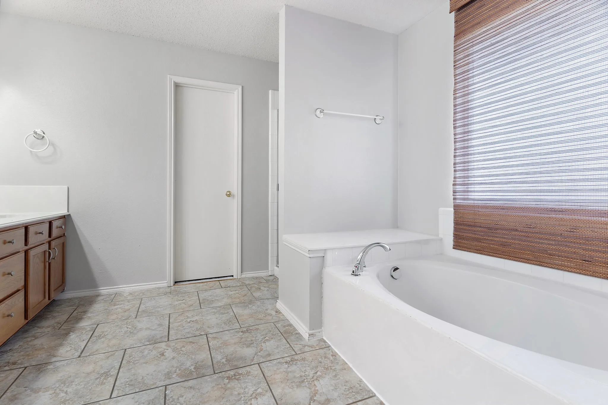 Single Family Residence For Rent in Collin County , 1000 Desperado Drive, Murphy, Texas 75094, 3 Bedroom, 3 Bathroom, 2 Garage spaces, 2,674 Sqft, built in 2001, mls#21400417, Real Estate Agent in Murphy, Homes For Rent in Collin county, Homes For Rent in Murphy, Realtor in Murphy Texas, Real Estate Brokerage Independent Realty Texas, Luminita Cordes Realtor