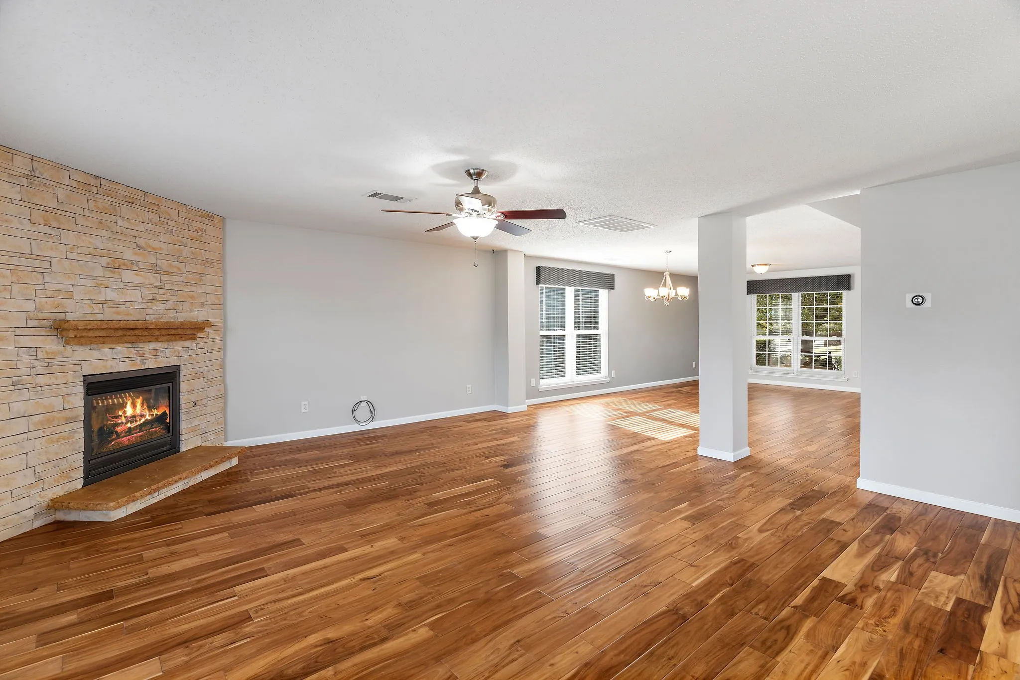 Single Family Residence For Rent in Collin County , 1000 Desperado Drive, Murphy, Texas 75094, 3 Bedroom, 3 Bathroom, 2 Garage spaces, 2,674 Sqft, built in 2001, mls#21400417, Real Estate Agent in Murphy, Homes For Rent in Collin county, Homes For Rent in Murphy, Realtor in Murphy Texas, Real Estate Brokerage Independent Realty Texas, Luminita Cordes Realtor