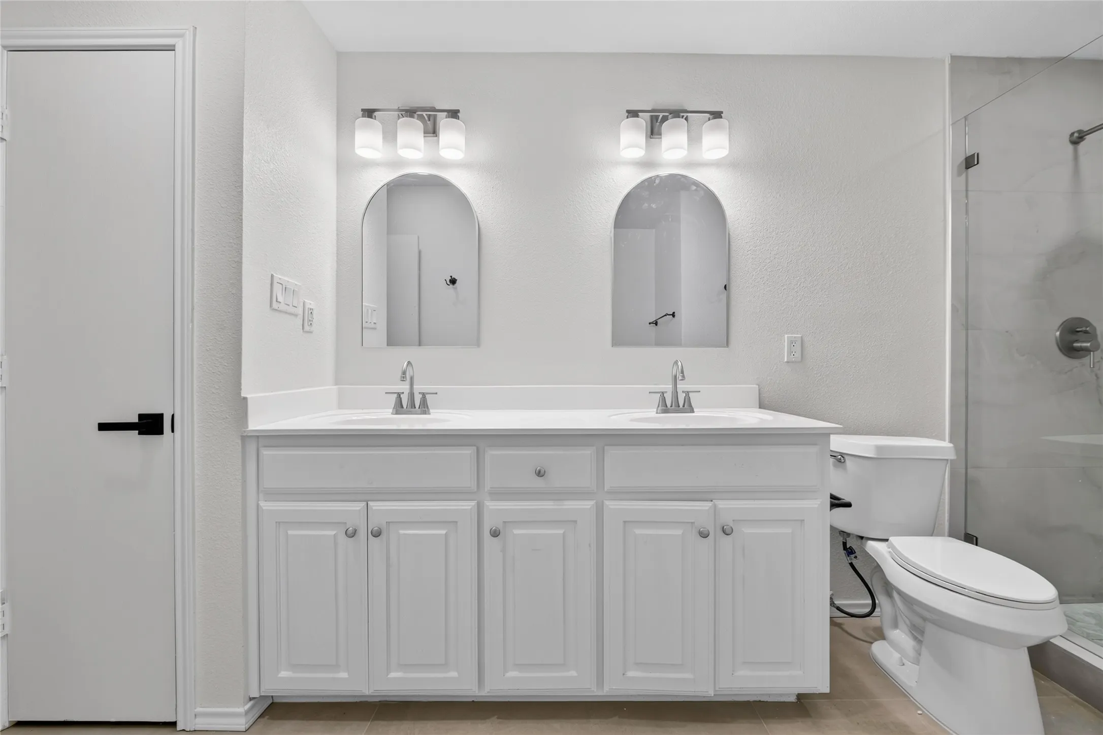 Single Family Residence For Sale in Denton County , 738 Harbour Town Drive, Lake Dallas, Texas 75065, 3 Bedroom, 2 Bathroom, 2 Garage spaces, 1,487 Sqft, built in 2005, mls#21401517, Real Estate Agent in Lake Dallas, Homes For Sale in Denton county, Homes For Sale in Lake Dallas, Realtor in Lake Dallas Texas, Real Estate Brokerage Independent Realty Texas, Luminita Cordes Realtor