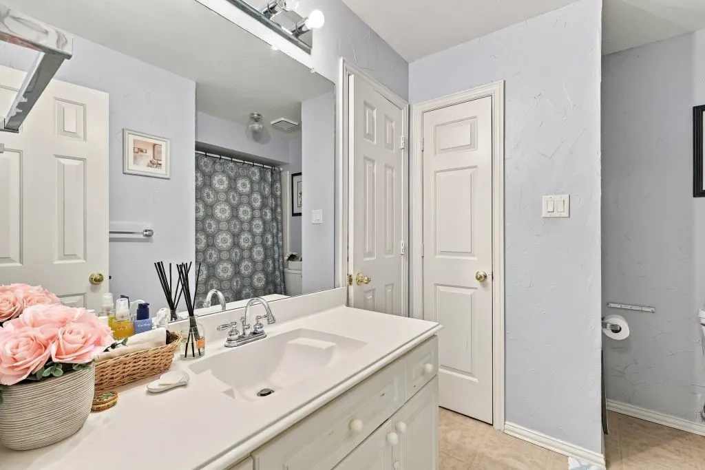 Single Family Residence For Sale in Collin County , 7420 Casper Drive, Plano, Texas 75025, 6 Bedroom, 4 Bathroom, 2 Garage spaces, 3,558 Sqft, built in 1992, mls#21401263, Real Estate Agent in Plano, Homes For Sale in Collin county, Homes For Sale in Plano, Realtor in Plano Texas, Real Estate Brokerage Independent Realty Texas, Luminita Cordes Realtor