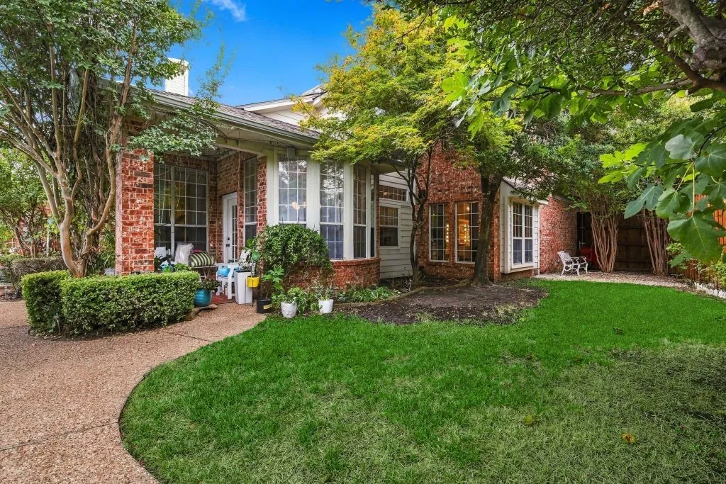 Single Family Residence For Sale in Collin County , 7420 Casper Drive, Plano, Texas 75025, 6 Bedroom, 4 Bathroom, 2 Garage spaces, 3,558 Sqft, built in 1992, mls#21401263, Real Estate Agent in Plano, Homes For Sale in Collin county, Homes For Sale in Plano, Realtor in Plano Texas, Real Estate Brokerage Independent Realty Texas, Luminita Cordes Realtor