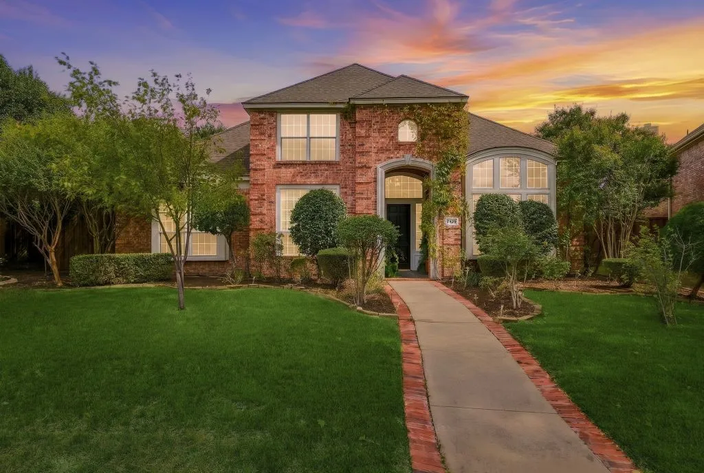 Single Family Residence For Sale in Collin County , 7420 Casper Drive, Plano, Texas 75025, 6 Bedroom, 4 Bathroom, 2 Garage spaces, 3,558 Sqft, built in 1992, mls#21401263, Real Estate Agent in Plano, Homes For Sale in Collin county, Homes For Sale in Plano, Realtor in Plano Texas, Real Estate Brokerage Independent Realty Texas, Luminita Cordes Realtor
