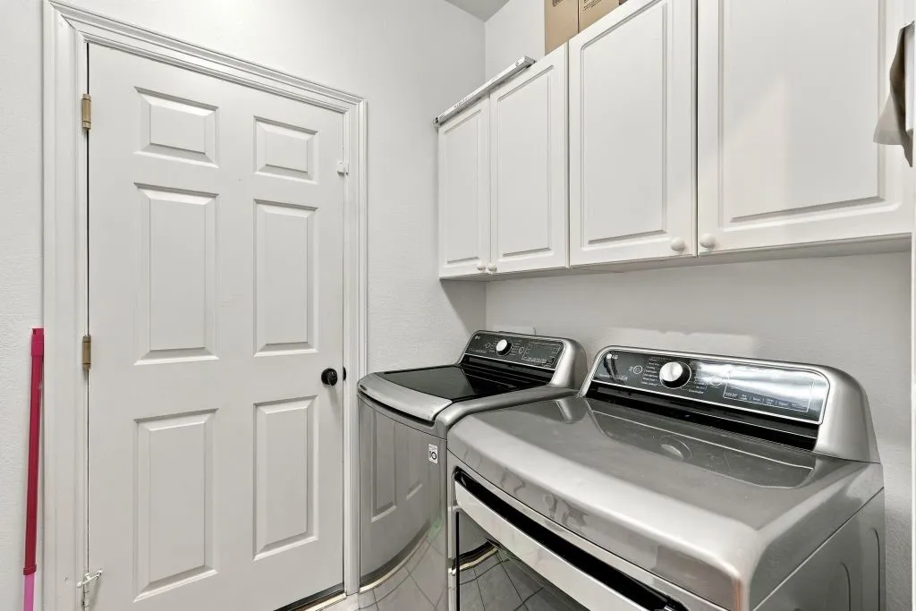Single Family Residence For Sale in Collin County , 7420 Casper Drive, Plano, Texas 75025, 6 Bedroom, 4 Bathroom, 2 Garage spaces, 3,558 Sqft, built in 1992, mls#21401263, Real Estate Agent in Plano, Homes For Sale in Collin county, Homes For Sale in Plano, Realtor in Plano Texas, Real Estate Brokerage Independent Realty Texas, Luminita Cordes Realtor