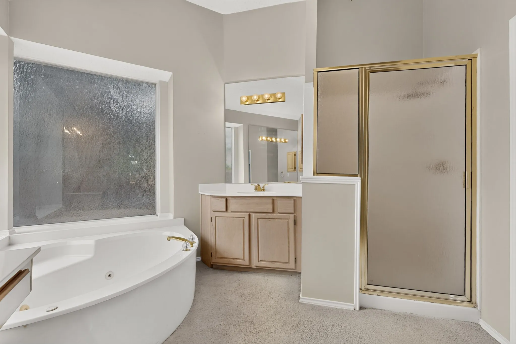 Single Family Residence For Sale in Dallas County , 1239 Rivercrest Drive, Mesquite, Texas 75181, 4 Bedroom, 2 Bathroom, 2 Garage spaces, 2,255 Sqft, built in 1996, mls#21401540, Real Estate Agent in Mesquite, Homes For Sale in Dallas county, Homes For Sale in Mesquite, Realtor in Mesquite Texas, Real Estate Brokerage Independent Realty Texas, Luminita Cordes Realtor