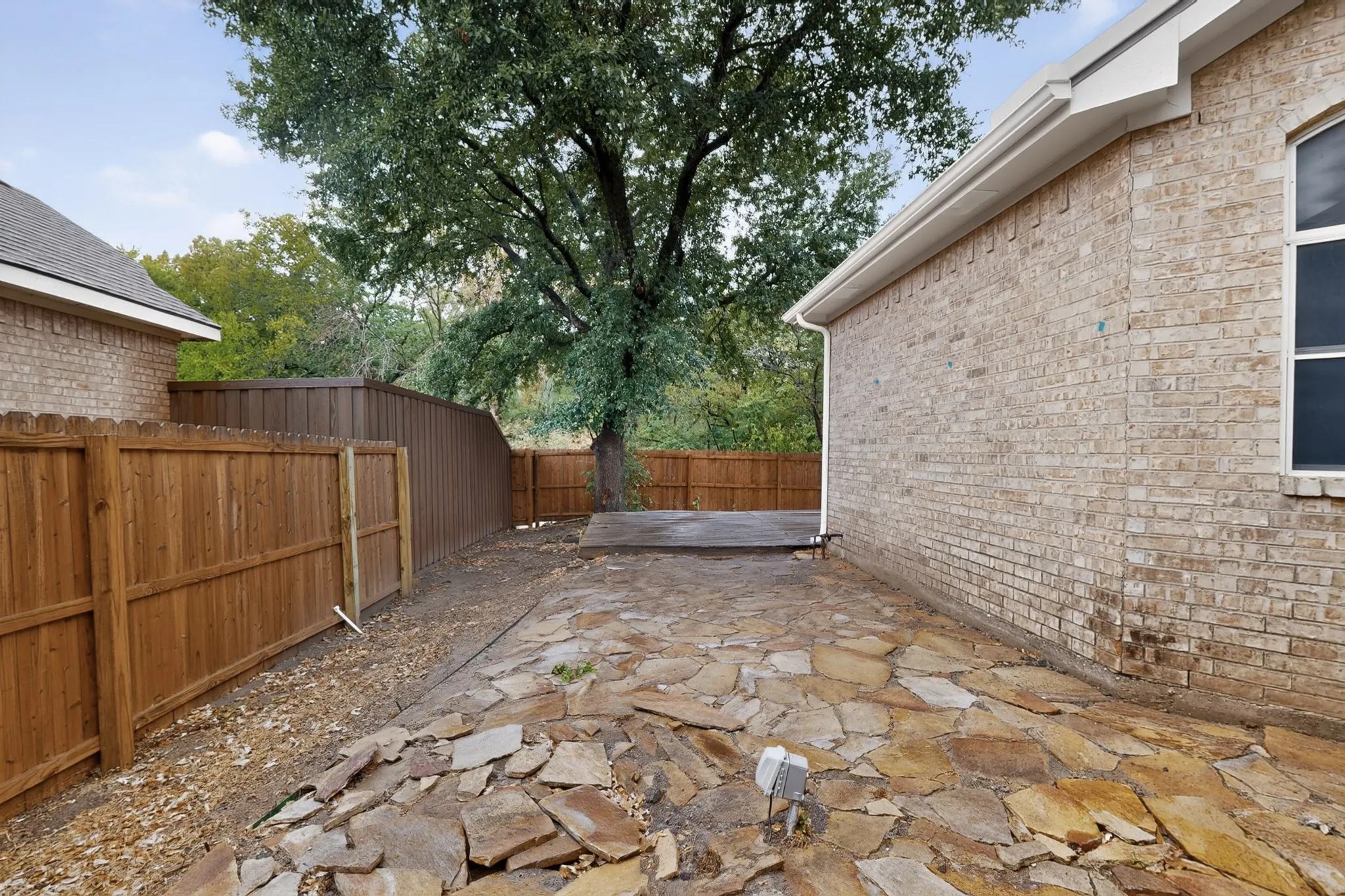 Single Family Residence For Sale in Dallas County , 1239 Rivercrest Drive, Mesquite, Texas 75181, 4 Bedroom, 2 Bathroom, 2 Garage spaces, 2,255 Sqft, built in 1996, mls#21401540, Real Estate Agent in Mesquite, Homes For Sale in Dallas county, Homes For Sale in Mesquite, Realtor in Mesquite Texas, Real Estate Brokerage Independent Realty Texas, Luminita Cordes Realtor