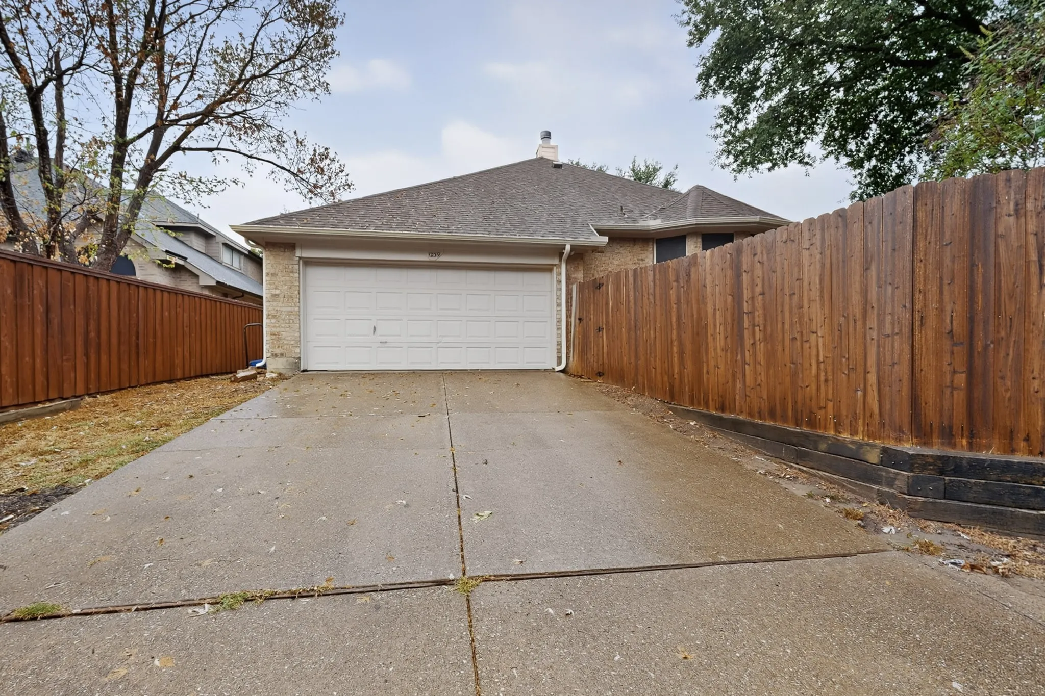 Single Family Residence For Sale in Dallas County , 1239 Rivercrest Drive, Mesquite, Texas 75181, 4 Bedroom, 2 Bathroom, 2 Garage spaces, 2,255 Sqft, built in 1996, mls#21401540, Real Estate Agent in Mesquite, Homes For Sale in Dallas county, Homes For Sale in Mesquite, Realtor in Mesquite Texas, Real Estate Brokerage Independent Realty Texas, Luminita Cordes Realtor