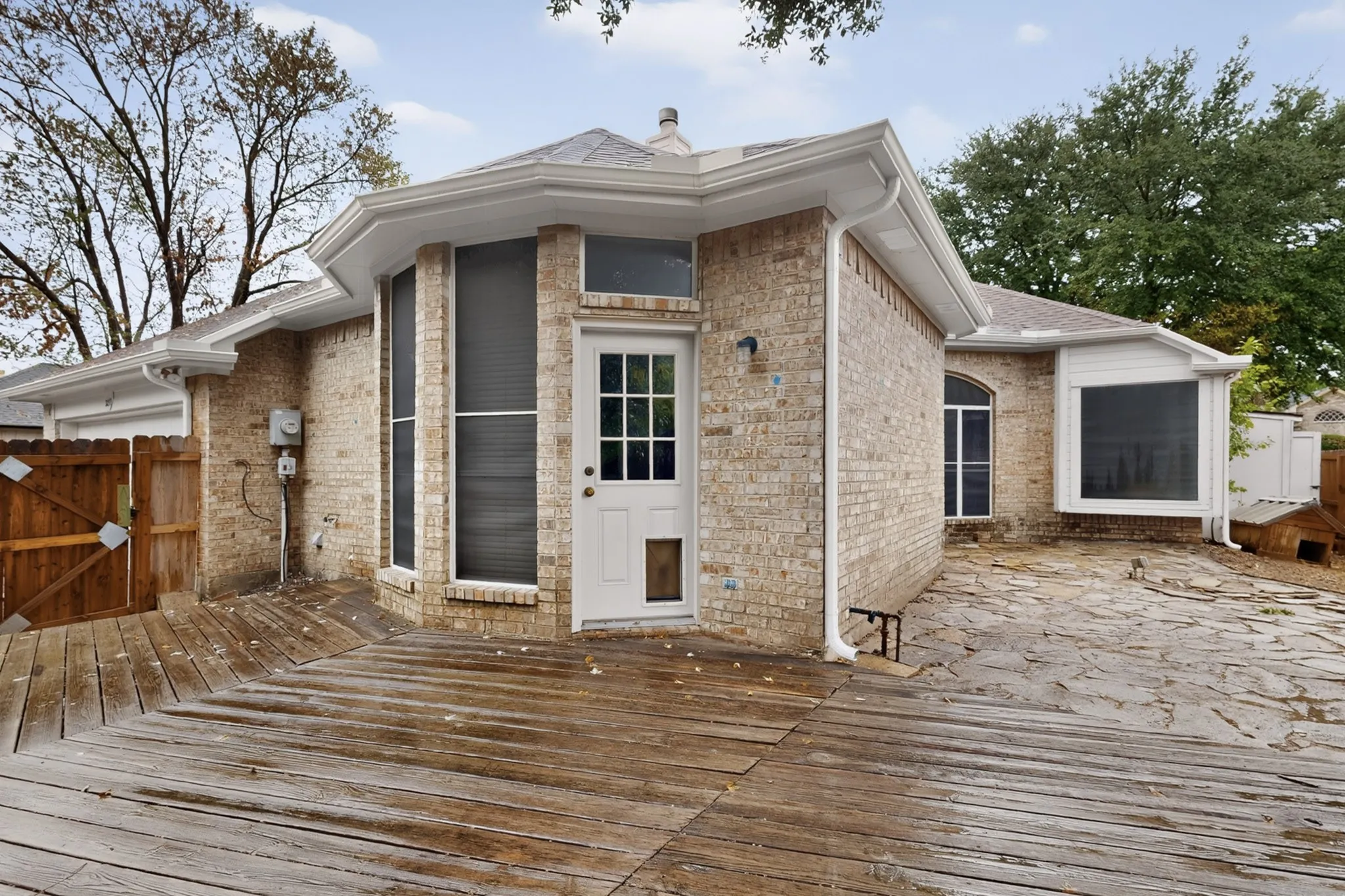Single Family Residence For Sale in Dallas County , 1239 Rivercrest Drive, Mesquite, Texas 75181, 4 Bedroom, 2 Bathroom, 2 Garage spaces, 2,255 Sqft, built in 1996, mls#21401540, Real Estate Agent in Mesquite, Homes For Sale in Dallas county, Homes For Sale in Mesquite, Realtor in Mesquite Texas, Real Estate Brokerage Independent Realty Texas, Luminita Cordes Realtor