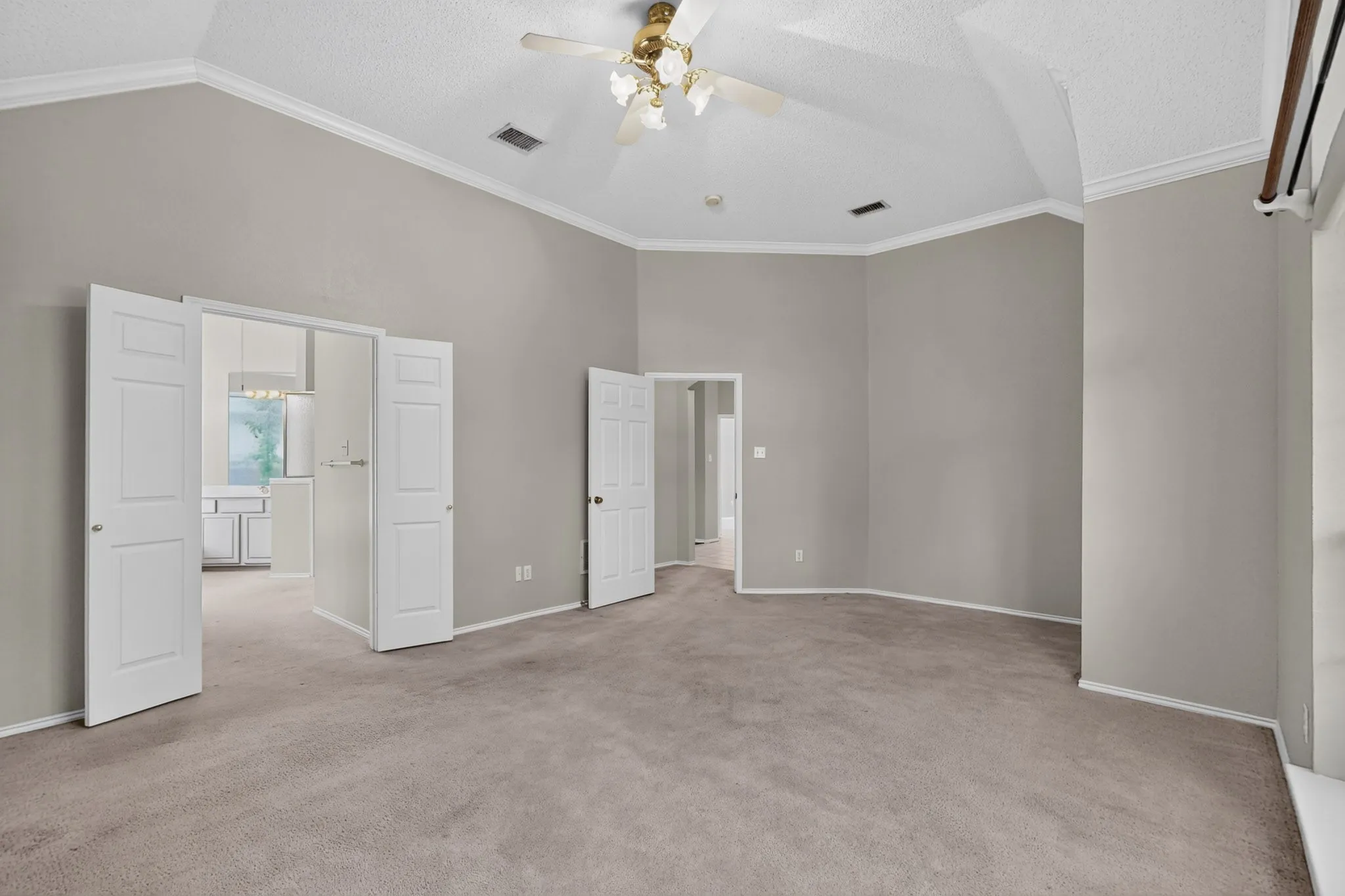 Single Family Residence For Sale in Dallas County , 1239 Rivercrest Drive, Mesquite, Texas 75181, 4 Bedroom, 2 Bathroom, 2 Garage spaces, 2,255 Sqft, built in 1996, mls#21401540, Real Estate Agent in Mesquite, Homes For Sale in Dallas county, Homes For Sale in Mesquite, Realtor in Mesquite Texas, Real Estate Brokerage Independent Realty Texas, Luminita Cordes Realtor