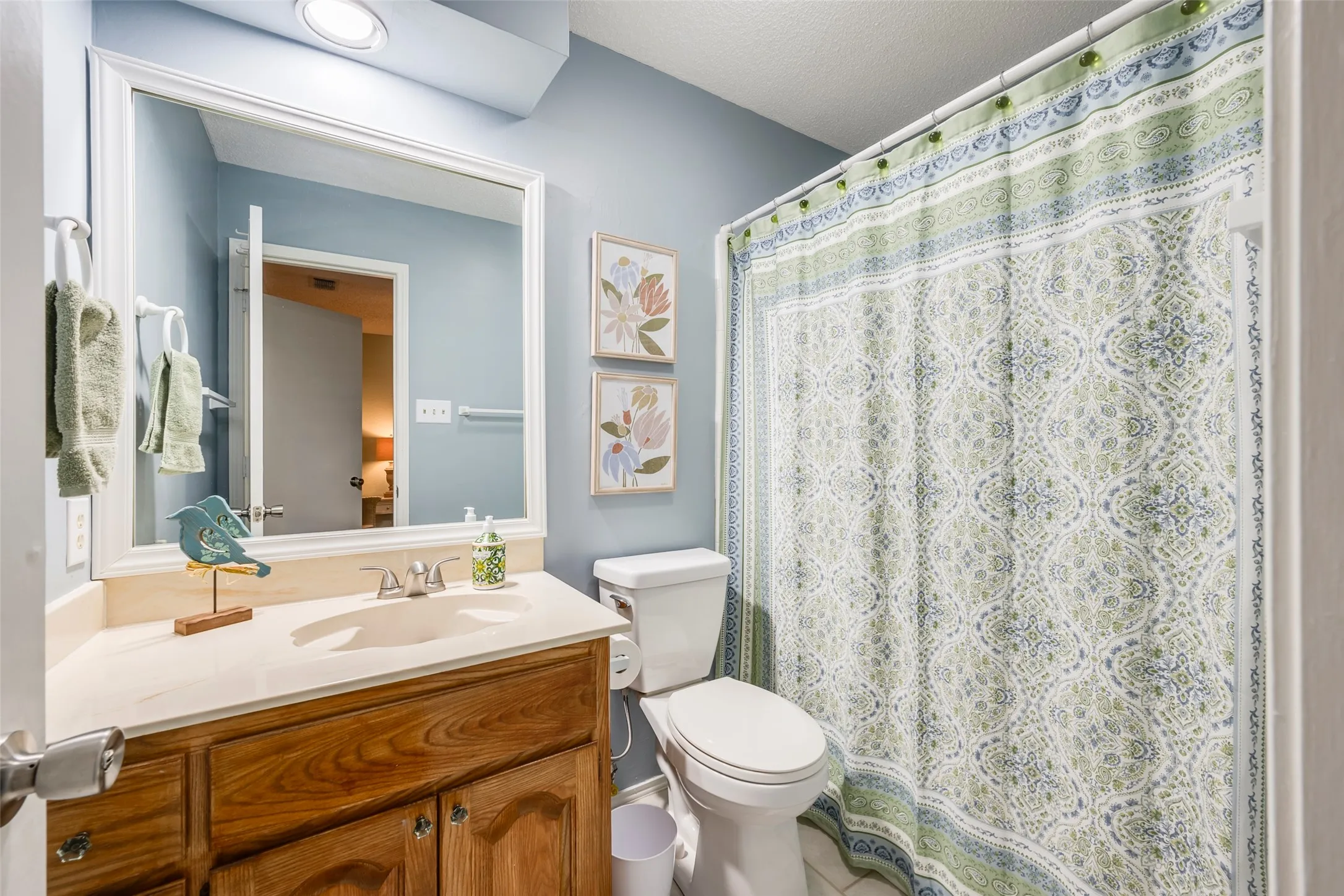 Townhouse For Sale in Hood County , 5515 Club Cove Court, De Cordova, Texas 76049, 2 Bedroom, 3 Bathroom, 1 Garage spaces, 1,260 Sqft, built in 1986, mls#21401550, Real Estate Agent in De Cordova, Homes For Sale in Hood county, Homes For Sale in De Cordova, Realtor in De Cordova Texas, Real Estate Brokerage Independent Realty Texas, Luminita Cordes Realtor