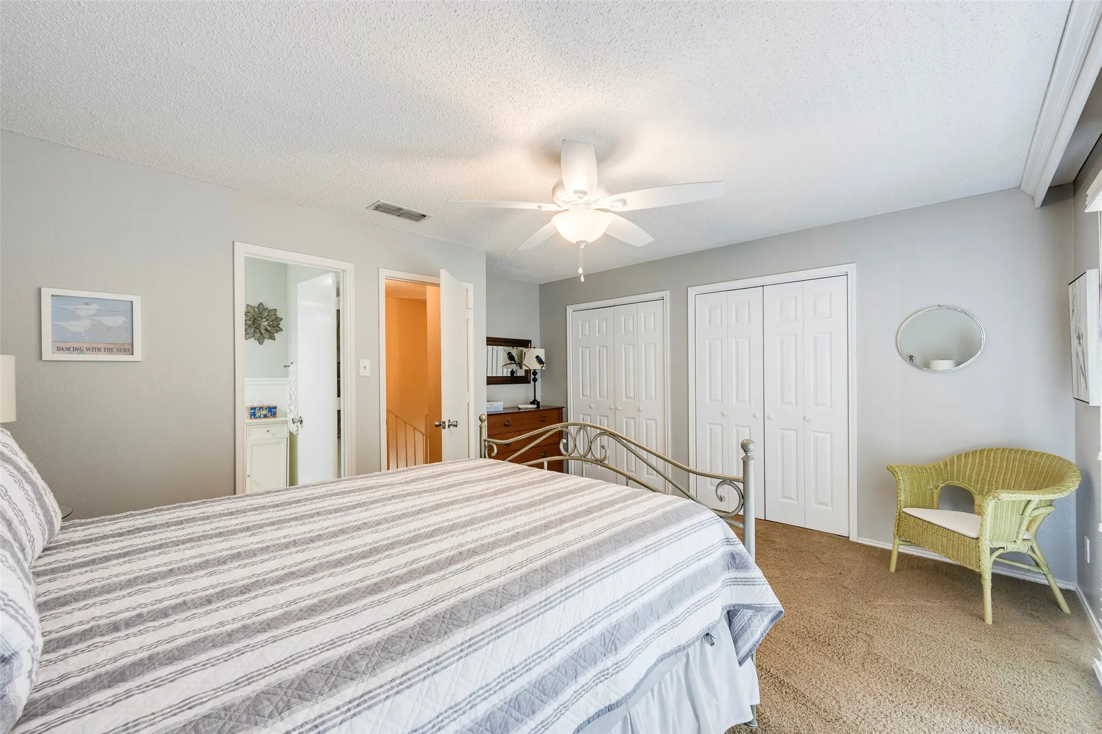 Townhouse For Sale in Hood County , 5515 Club Cove Court, De Cordova, Texas 76049, 2 Bedroom, 3 Bathroom, 1 Garage spaces, 1,260 Sqft, built in 1986, mls#21401550, Real Estate Agent in De Cordova, Homes For Sale in Hood county, Homes For Sale in De Cordova, Realtor in De Cordova Texas, Real Estate Brokerage Independent Realty Texas, Luminita Cordes Realtor