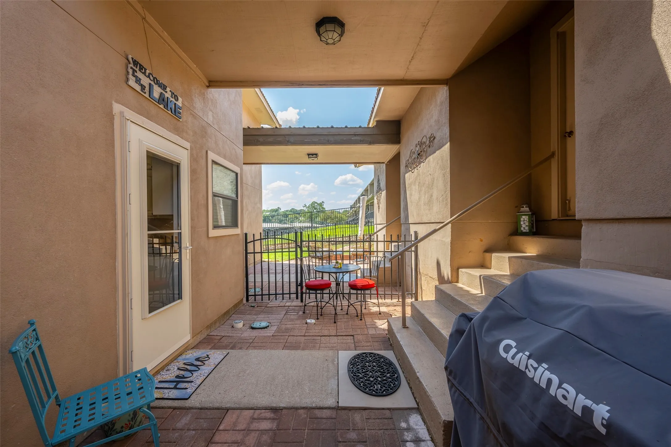 Townhouse For Sale in Hood County , 5515 Club Cove Court, De Cordova, Texas 76049, 2 Bedroom, 3 Bathroom, 1 Garage spaces, 1,260 Sqft, built in 1986, mls#21401550, Real Estate Agent in De Cordova, Homes For Sale in Hood county, Homes For Sale in De Cordova, Realtor in De Cordova Texas, Real Estate Brokerage Independent Realty Texas, Luminita Cordes Realtor