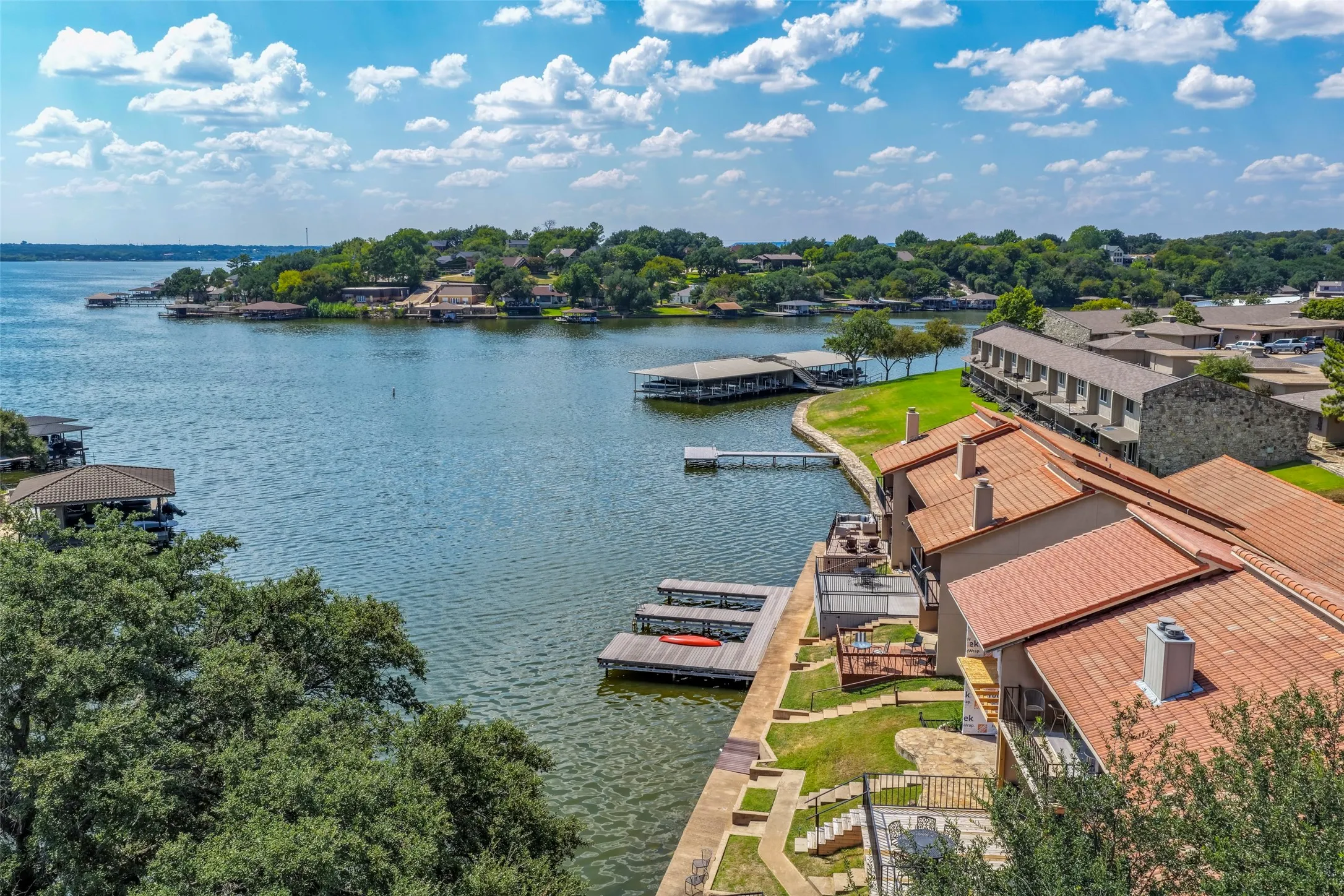 Townhouse For Sale in Hood County , 5515 Club Cove Court, De Cordova, Texas 76049, 2 Bedroom, 3 Bathroom, 1 Garage spaces, 1,260 Sqft, built in 1986, mls#21401550, Real Estate Agent in De Cordova, Homes For Sale in Hood county, Homes For Sale in De Cordova, Realtor in De Cordova Texas, Real Estate Brokerage Independent Realty Texas, Luminita Cordes Realtor
