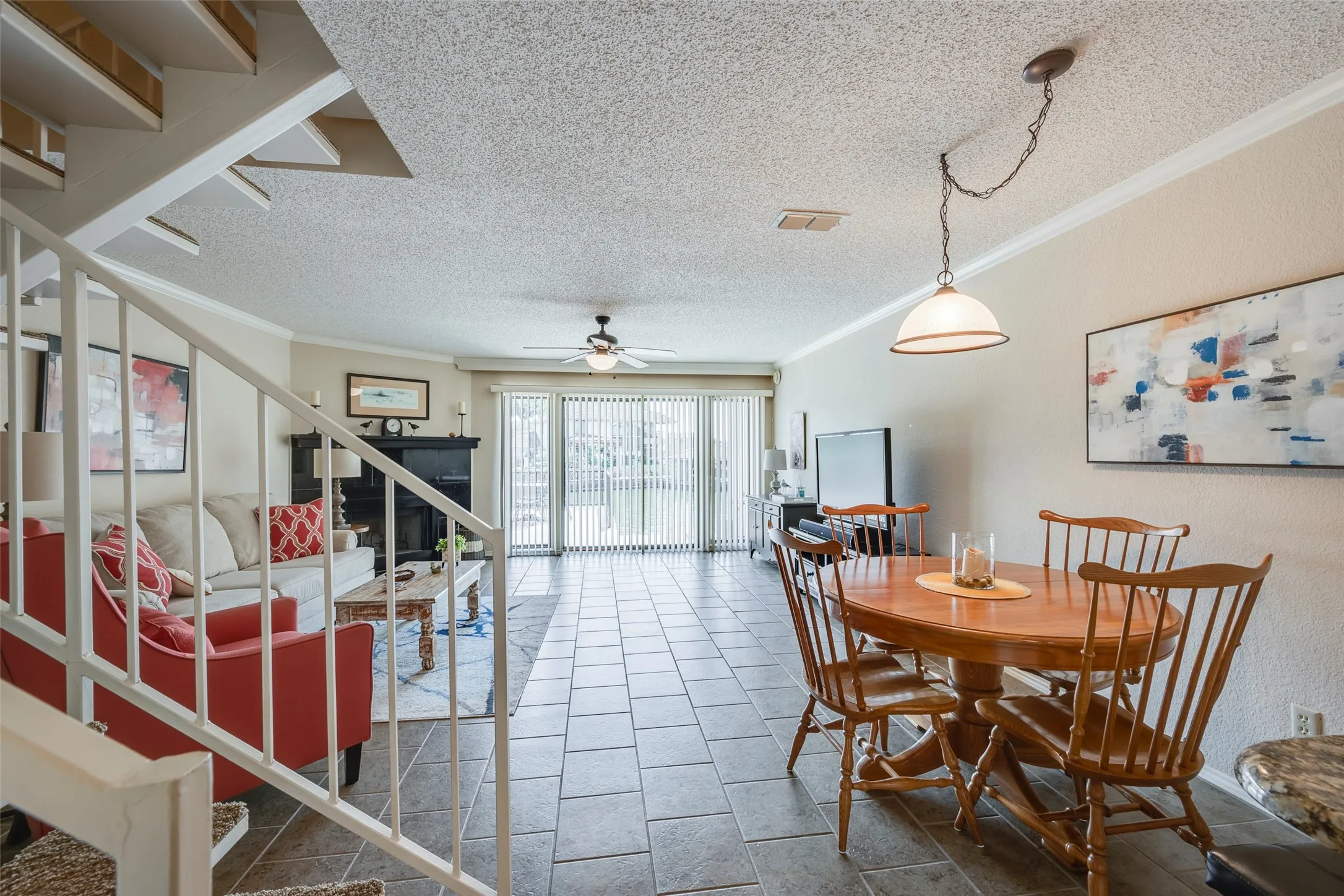 Townhouse For Sale in Hood County , 5515 Club Cove Court, De Cordova, Texas 76049, 2 Bedroom, 3 Bathroom, 1 Garage spaces, 1,260 Sqft, built in 1986, mls#21401550, Real Estate Agent in De Cordova, Homes For Sale in Hood county, Homes For Sale in De Cordova, Realtor in De Cordova Texas, Real Estate Brokerage Independent Realty Texas, Luminita Cordes Realtor